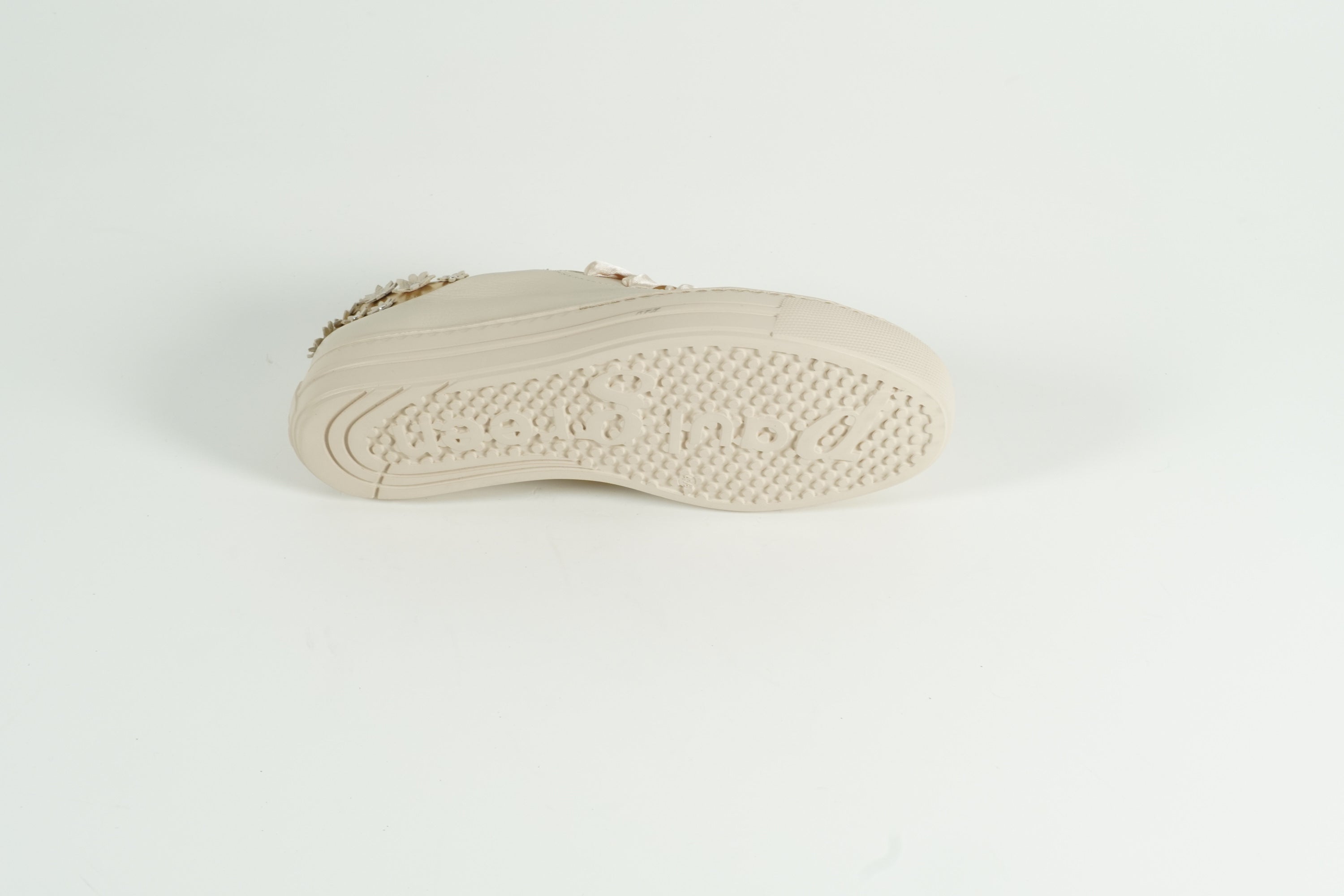 Baskets beiges
