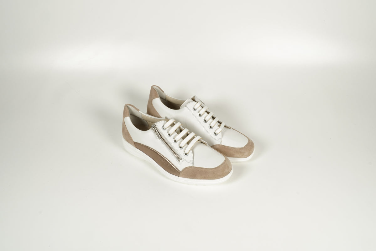 Sneaker White