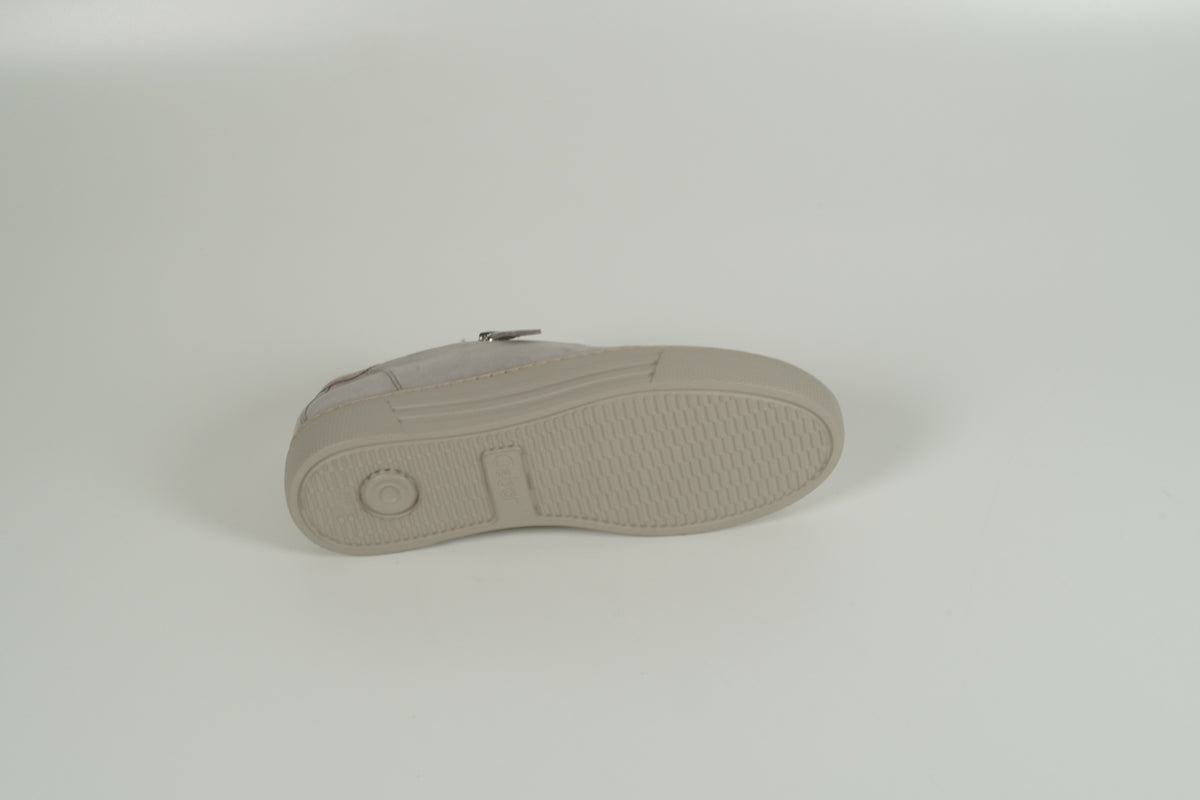 Sneaker Gray