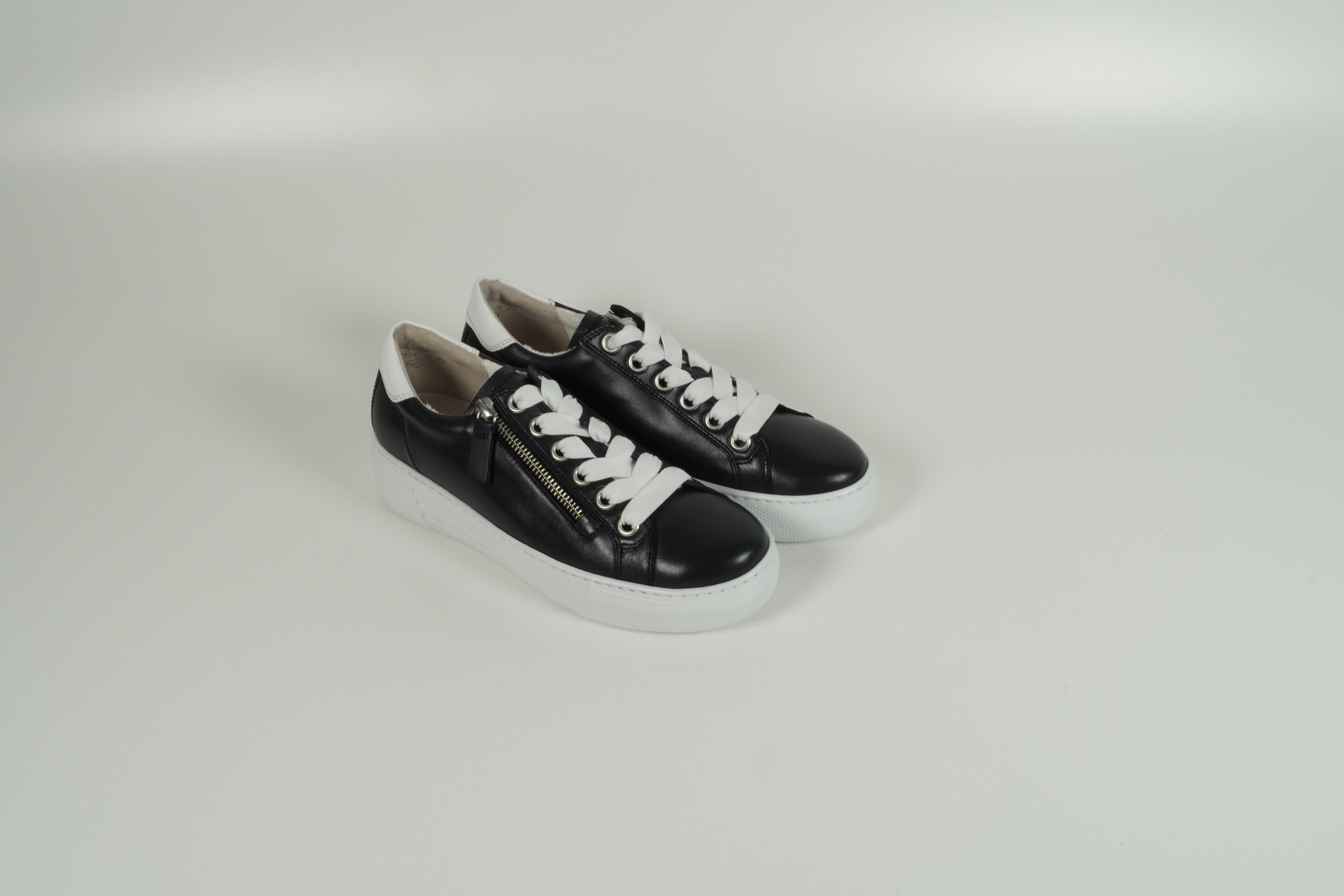 Sneaker Dunkelblau