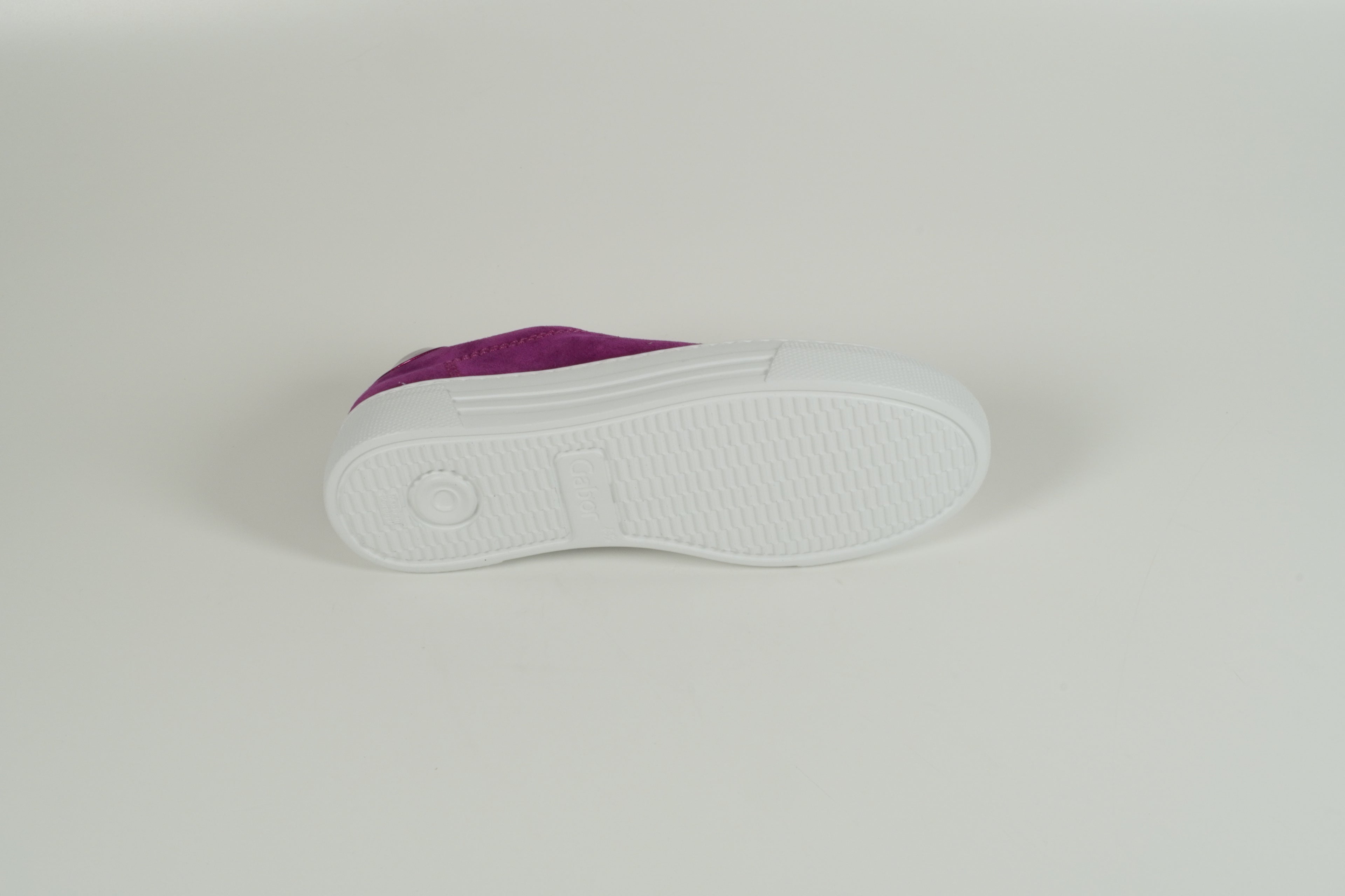 Baskets violettes