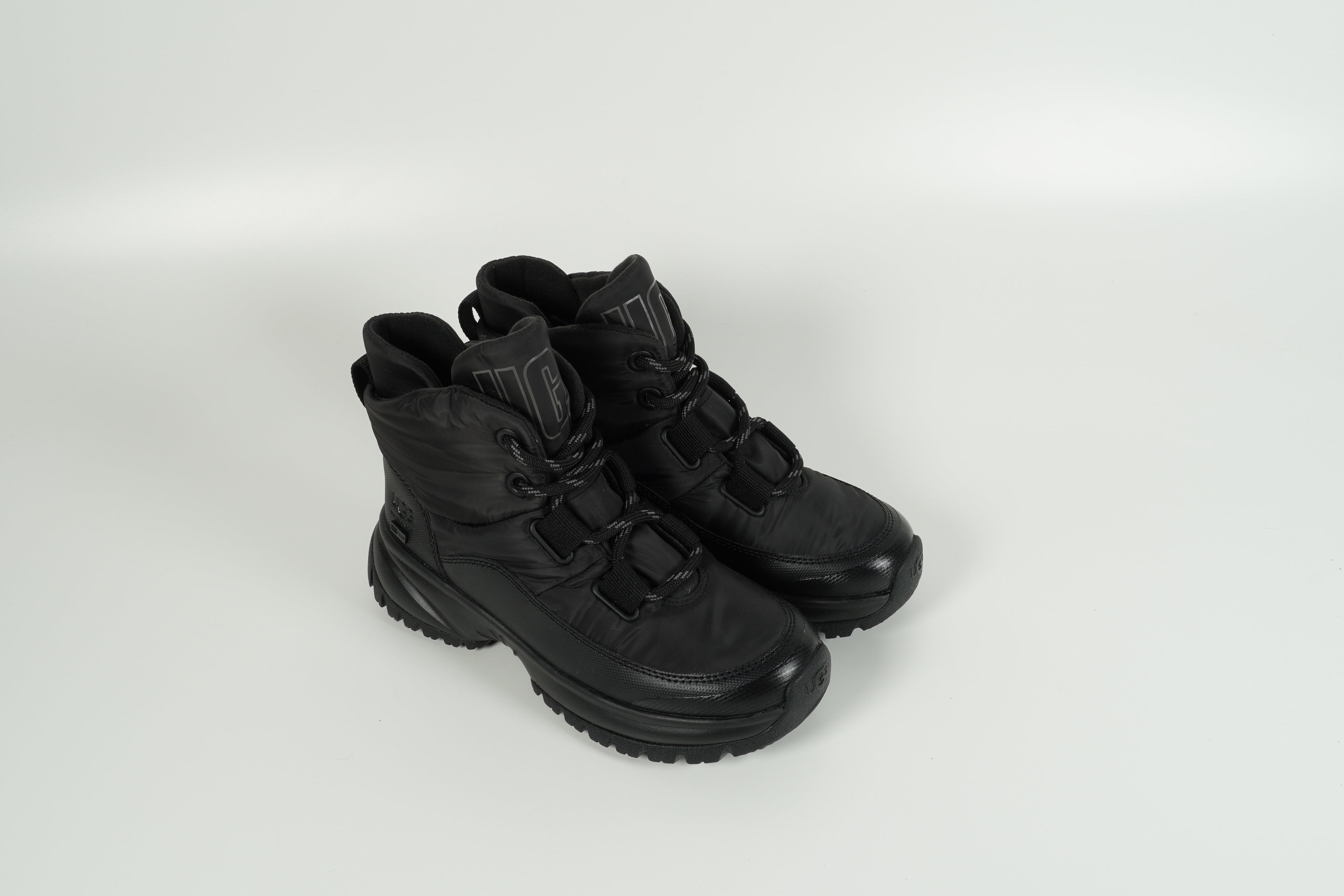 Yose Puffer Lace Schwarz