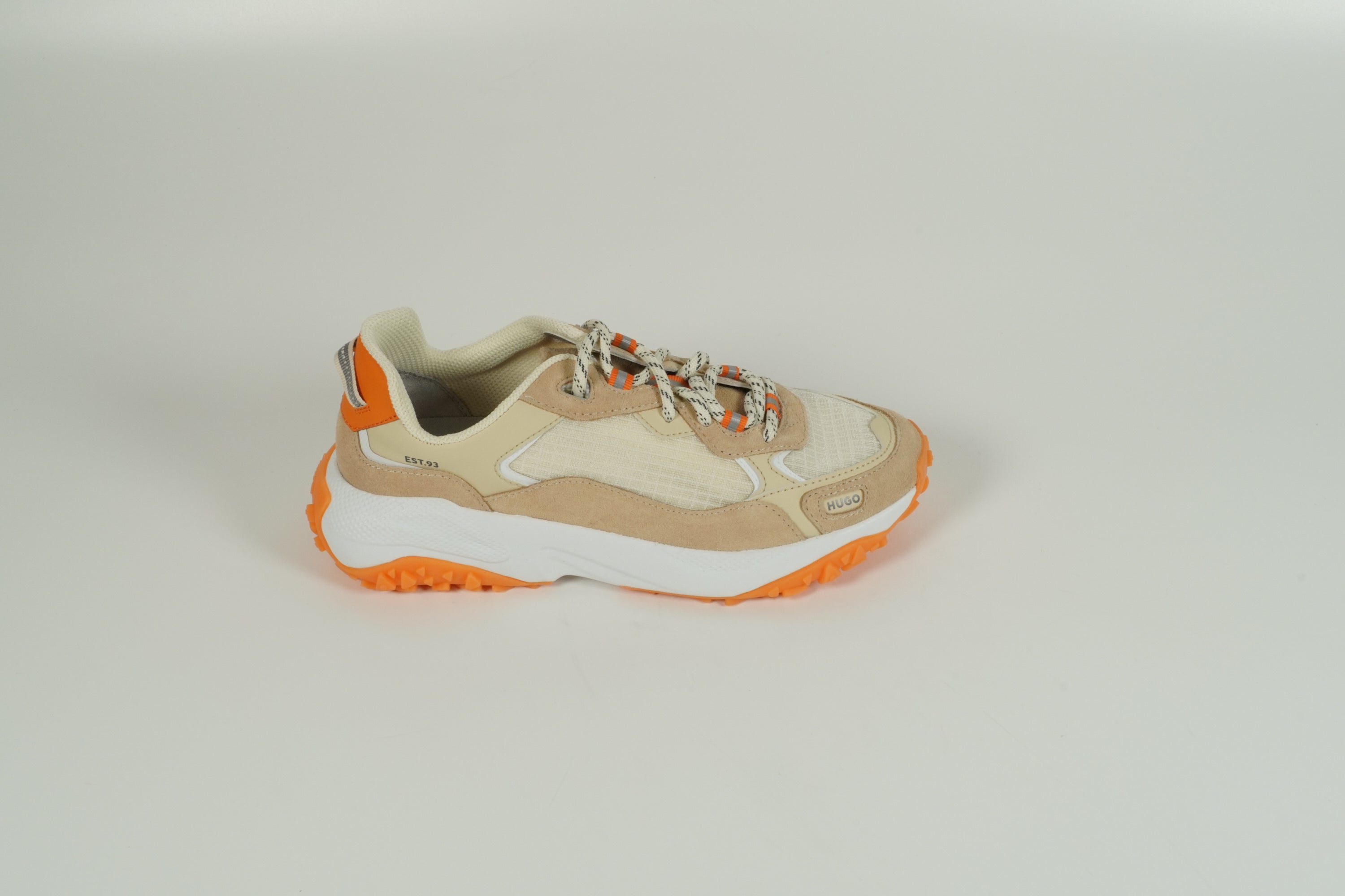 Baskets beiges