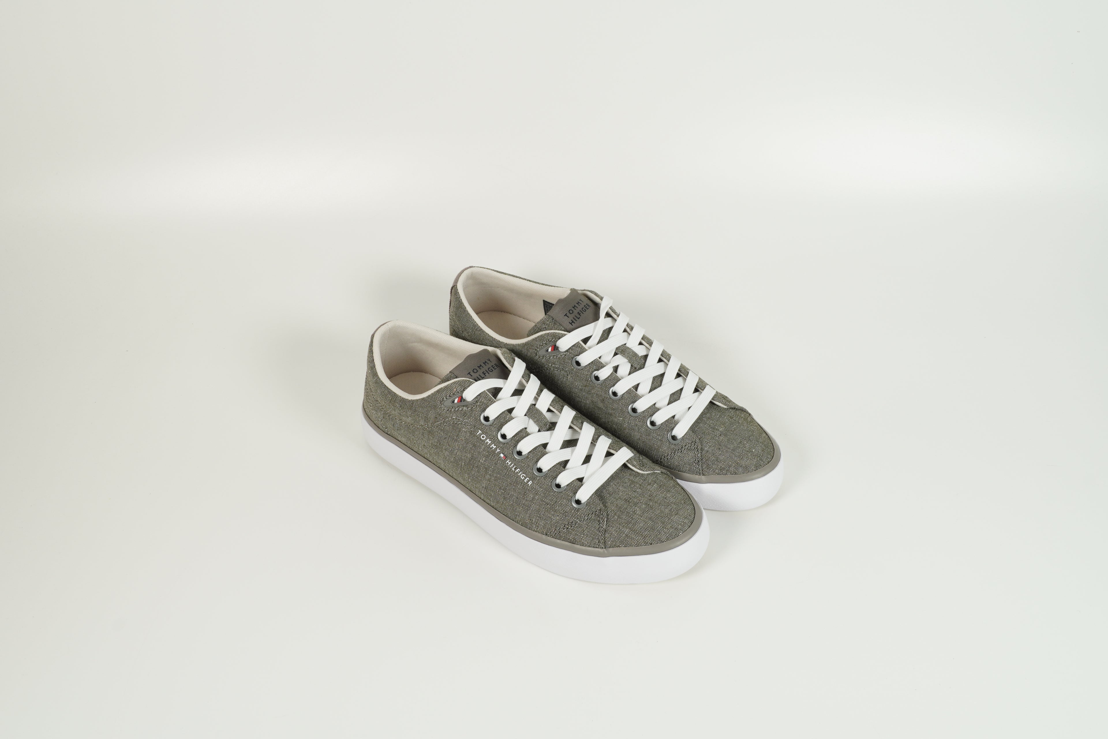 Sneaker Grau