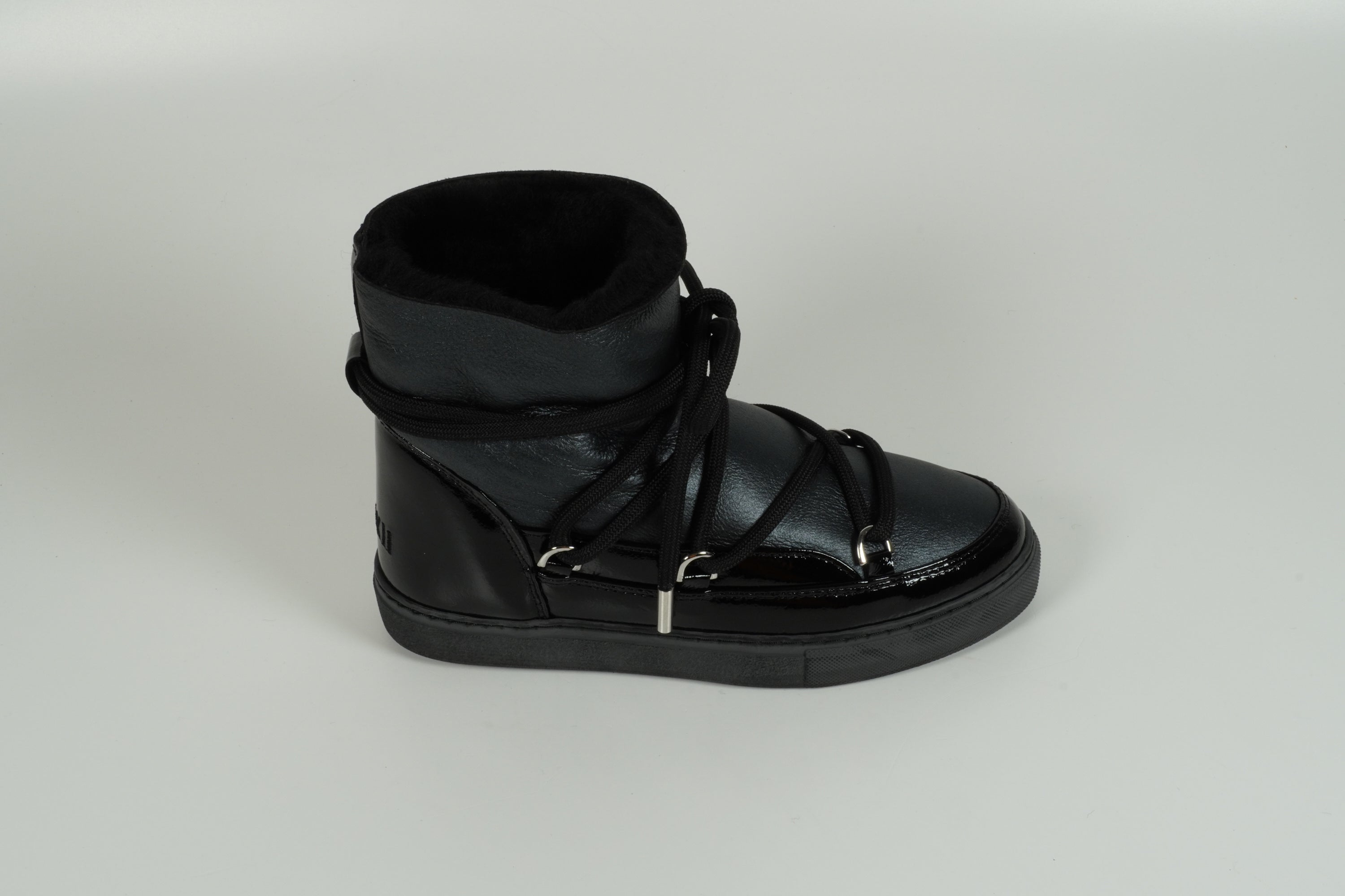 Boot Schwarz
