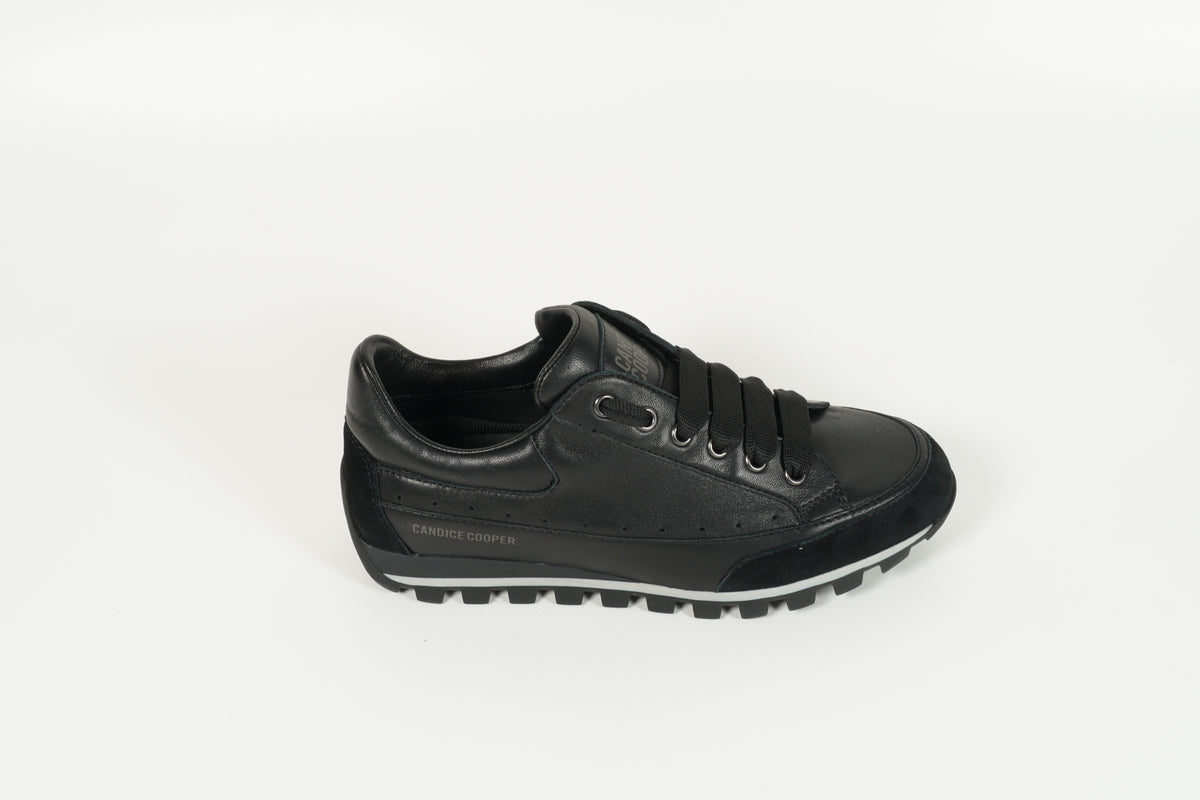 Sneaker Schwarz