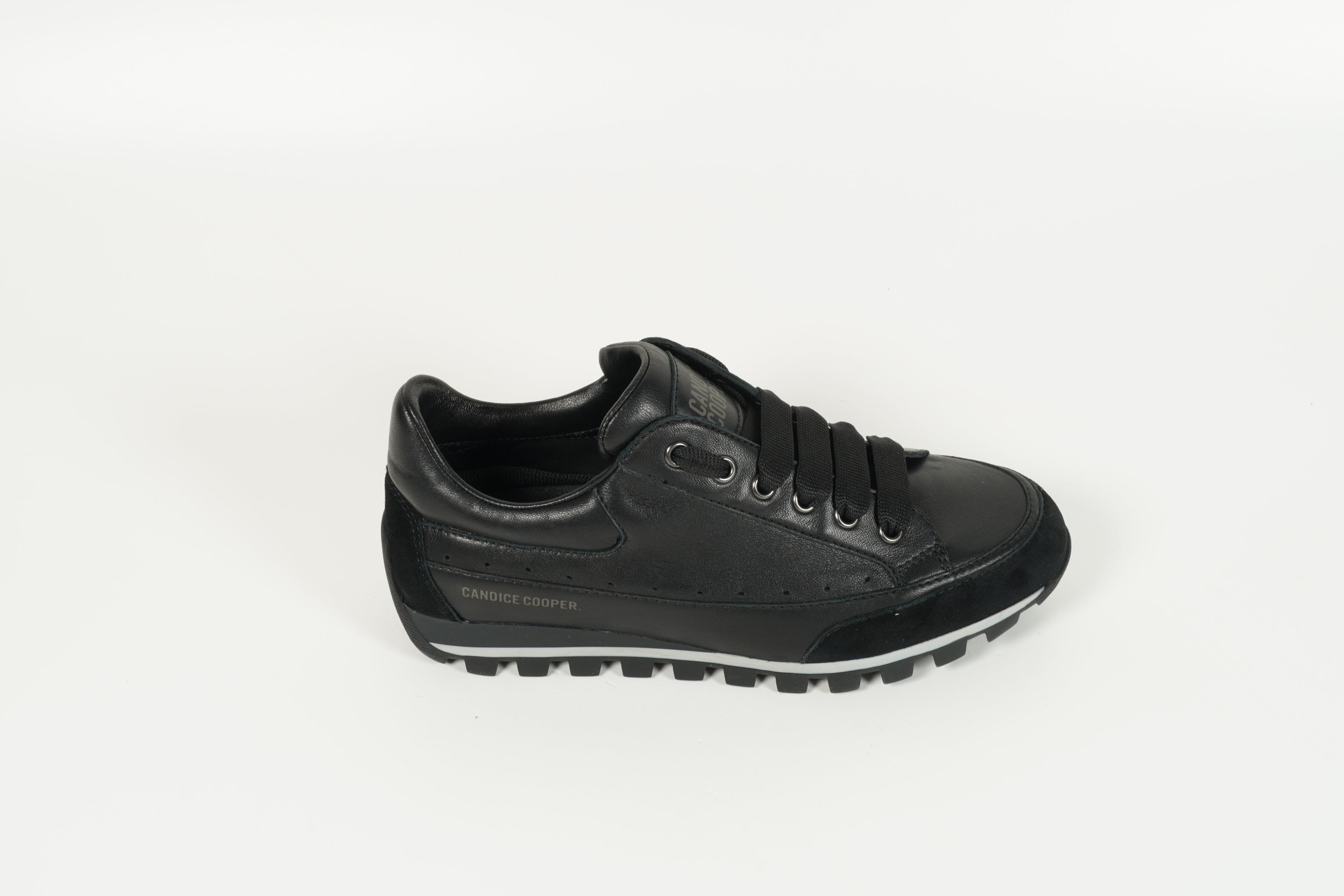 Baskets noires