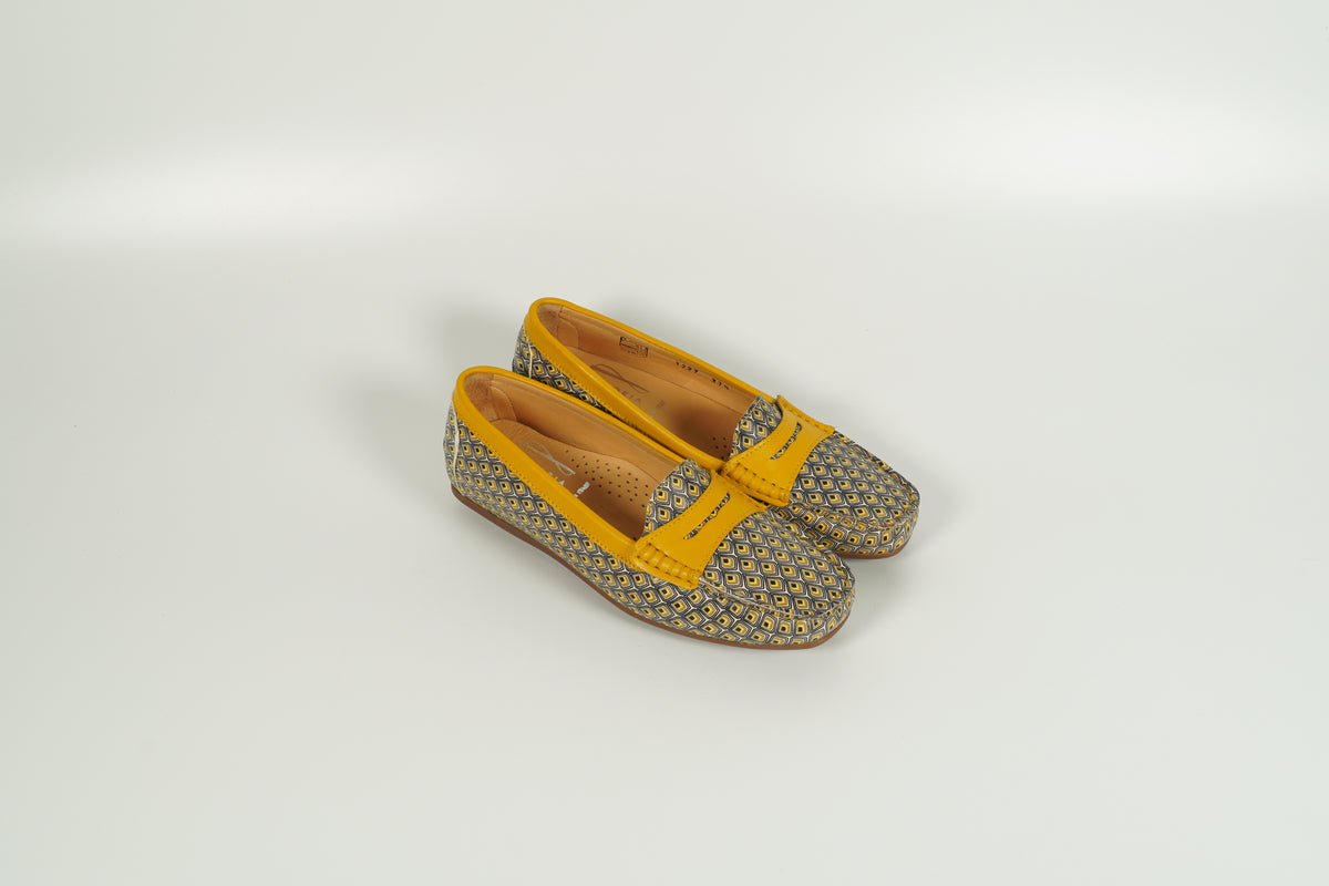 Jaune mocassin