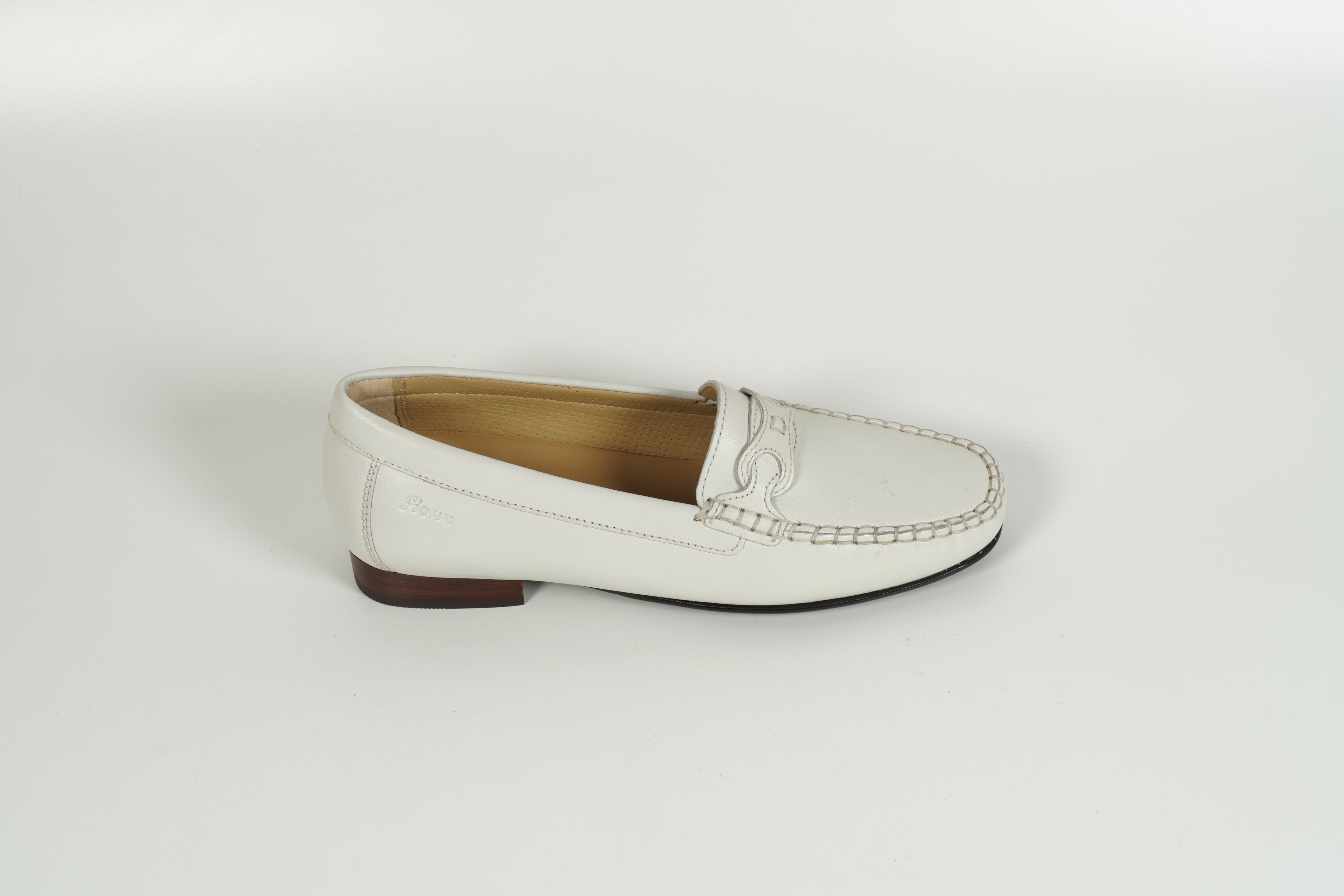 Moccasin White