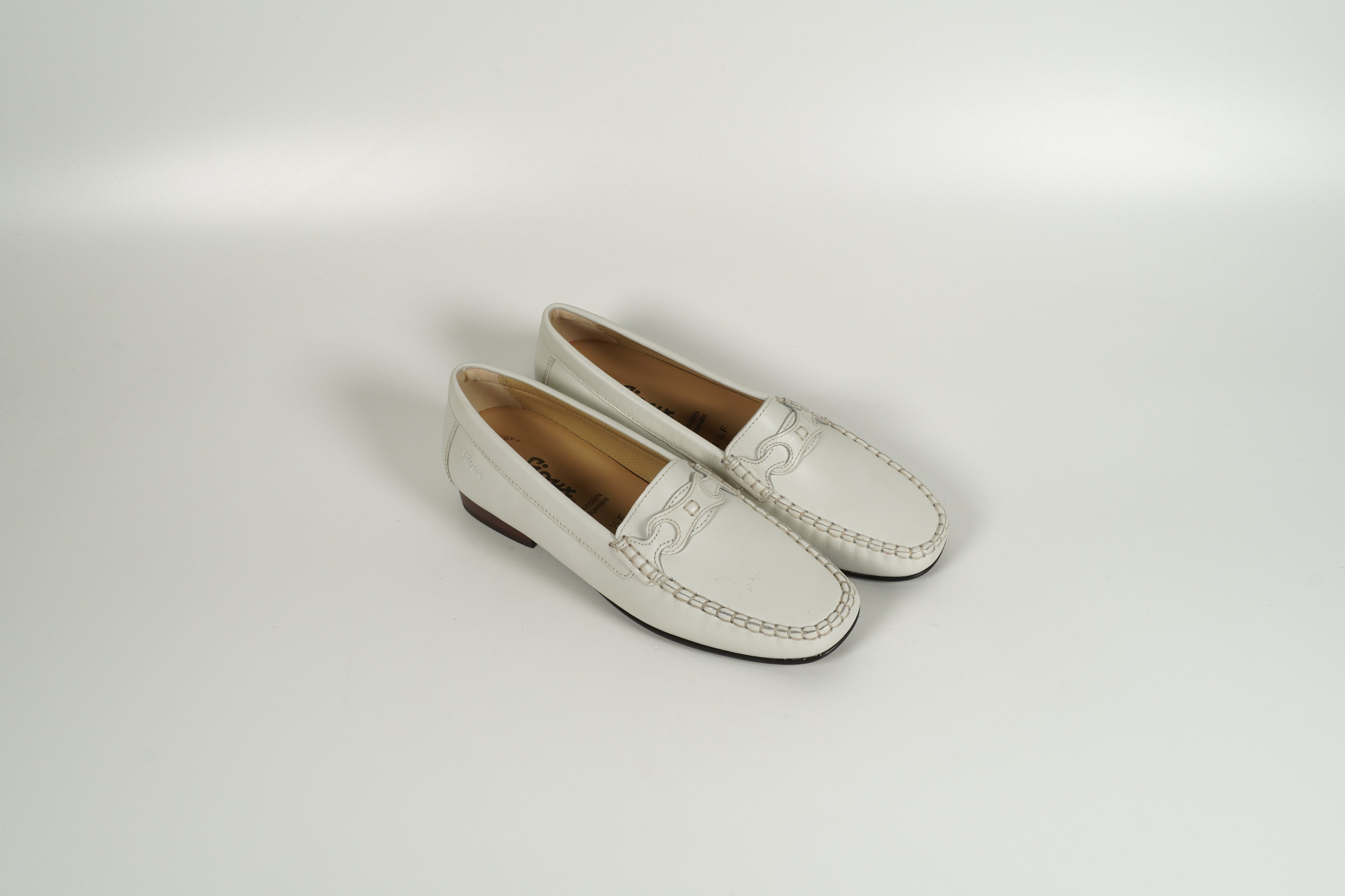 Moccasin White