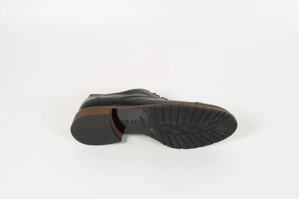 Schnürschuh Schwarz