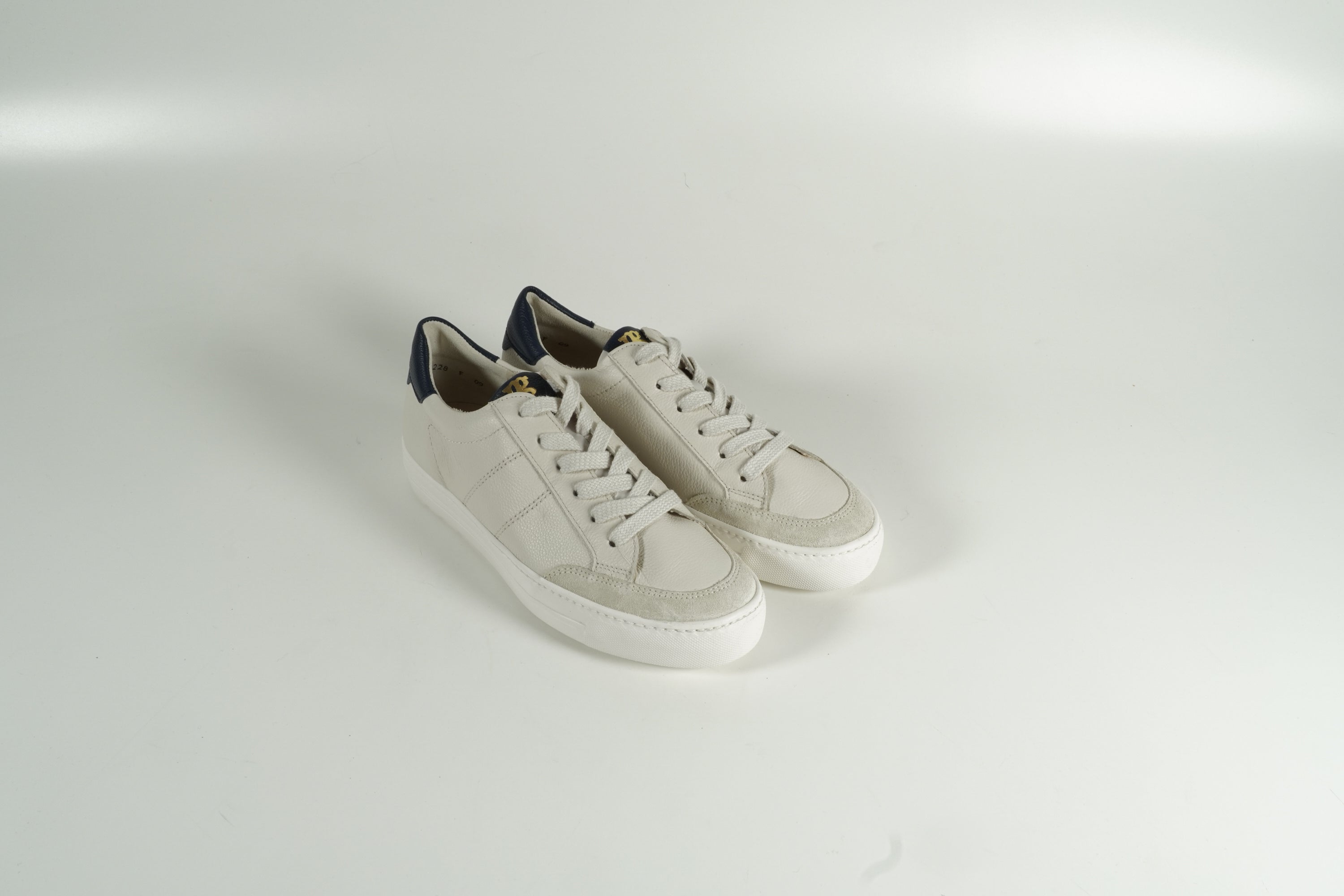 Sneaker Ivory