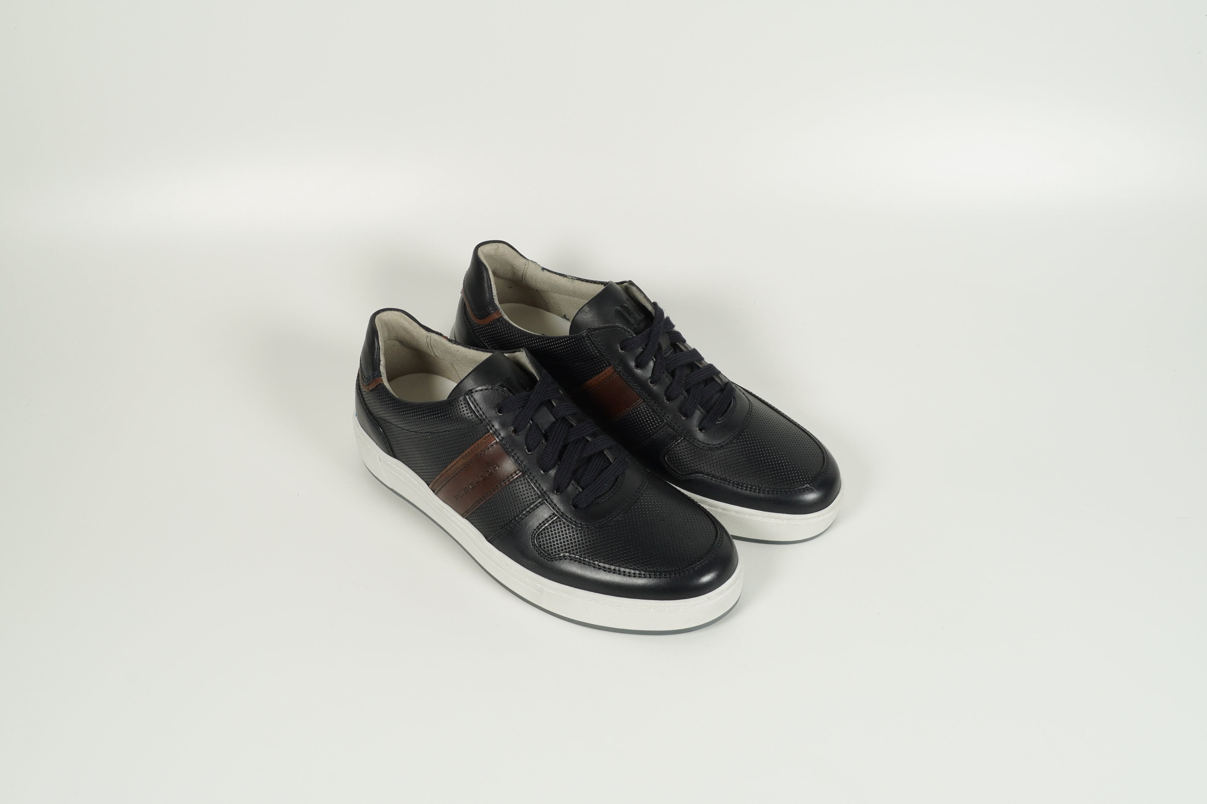 Sneaker Blau