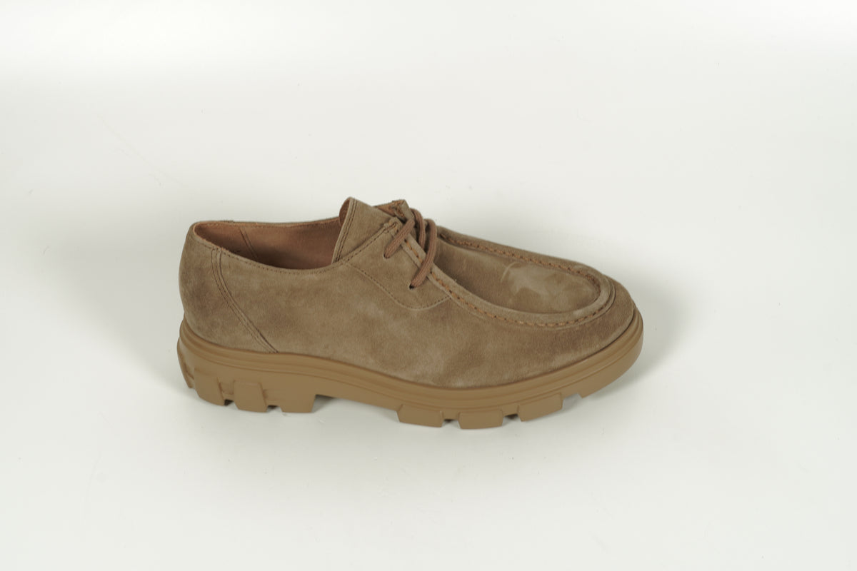 lace-up shoe beige
