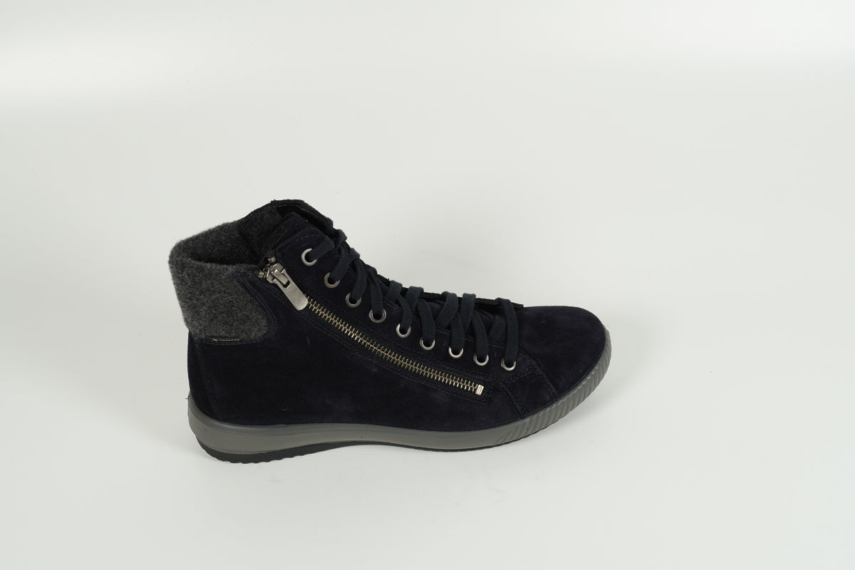 Boot lined blue