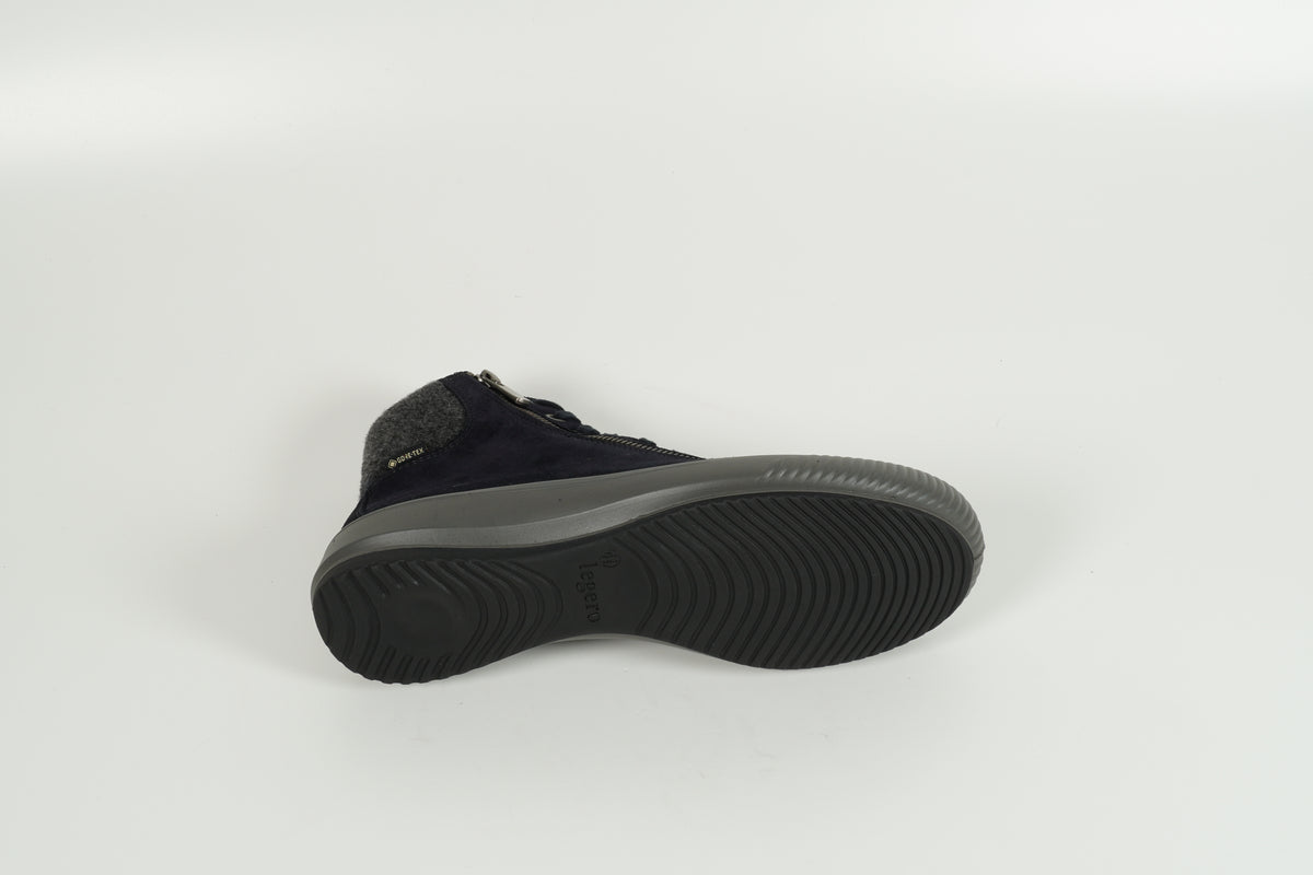 Boot lined blue