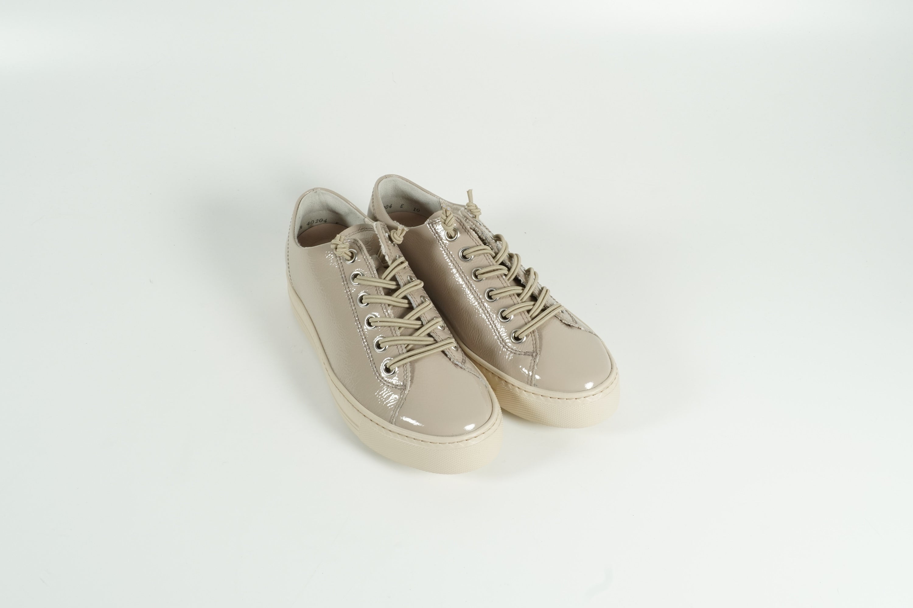 Baskets beiges