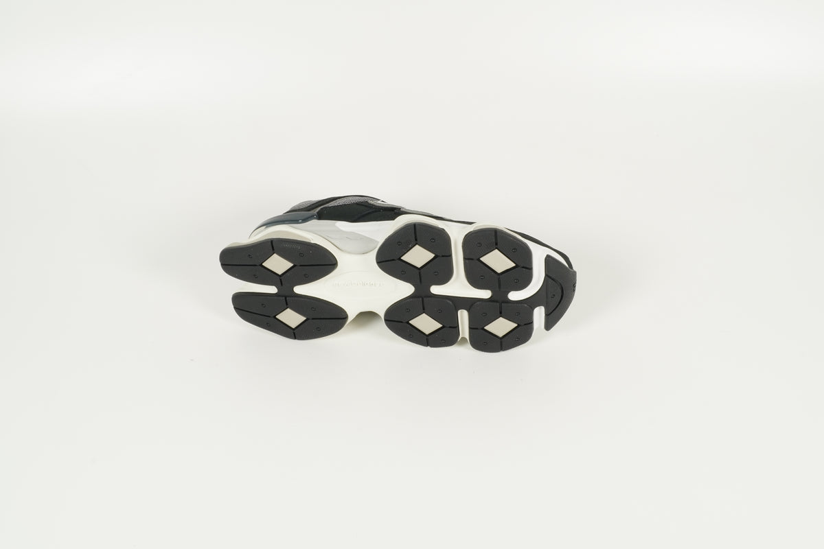 Sneaker U9060 Black