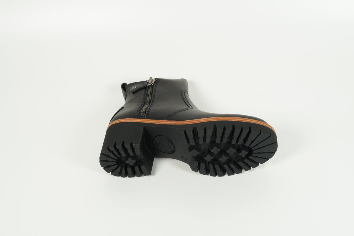 Boot Black