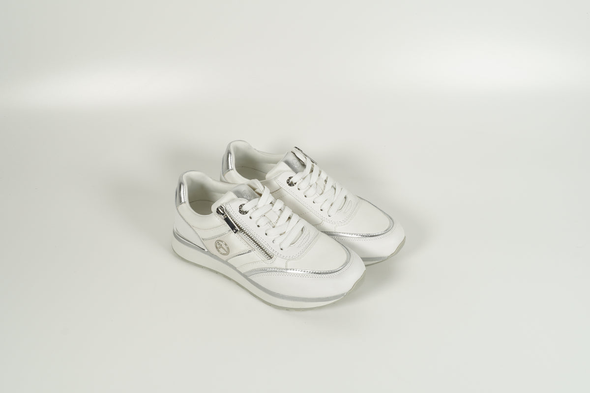 Sneaker White