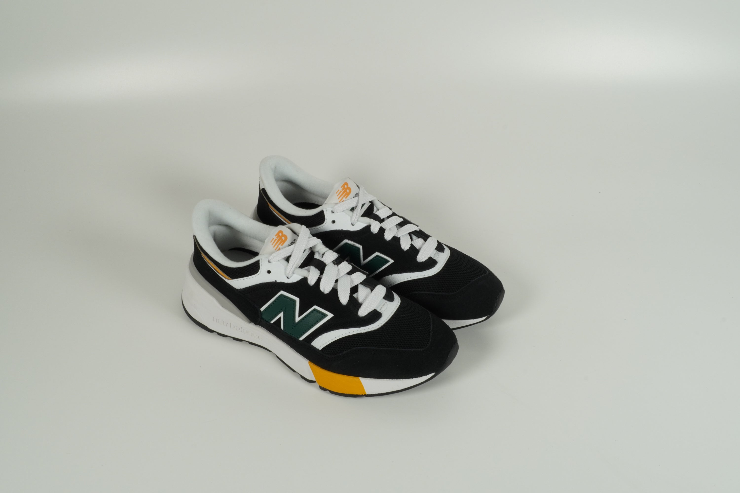 Baskets noires