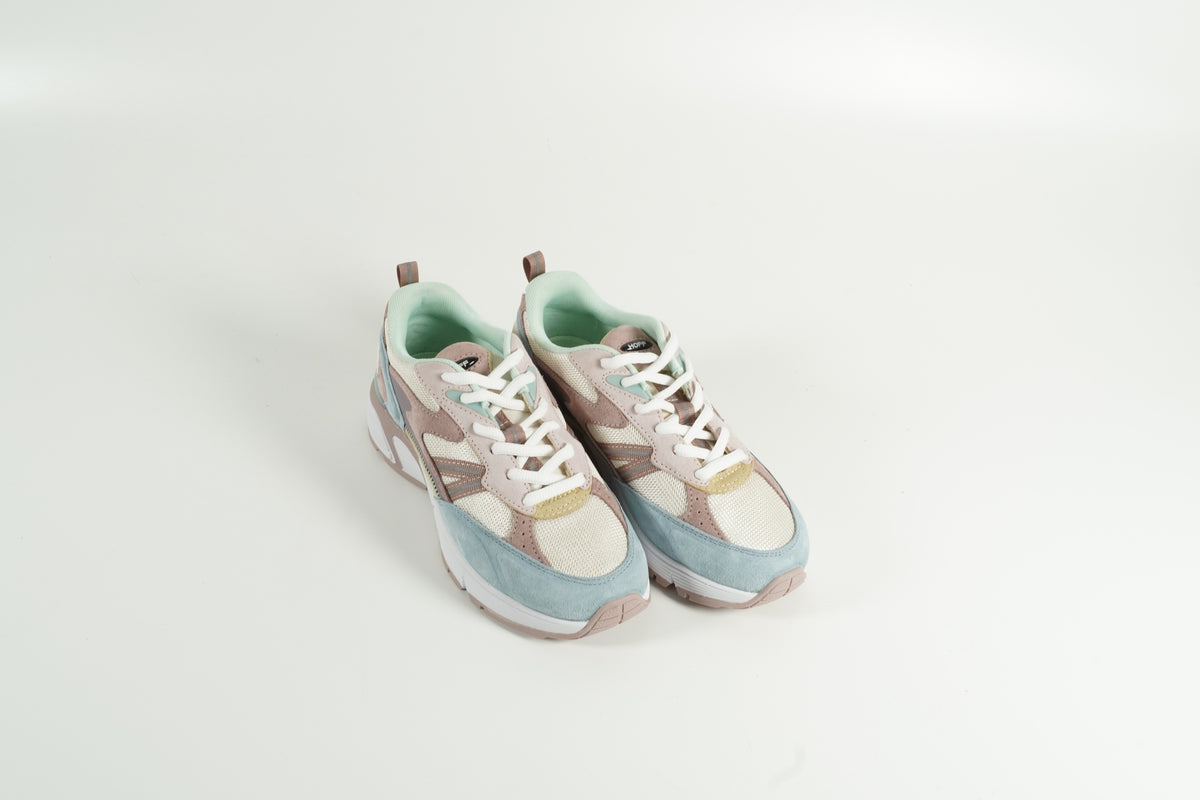 Sneaker Bridge