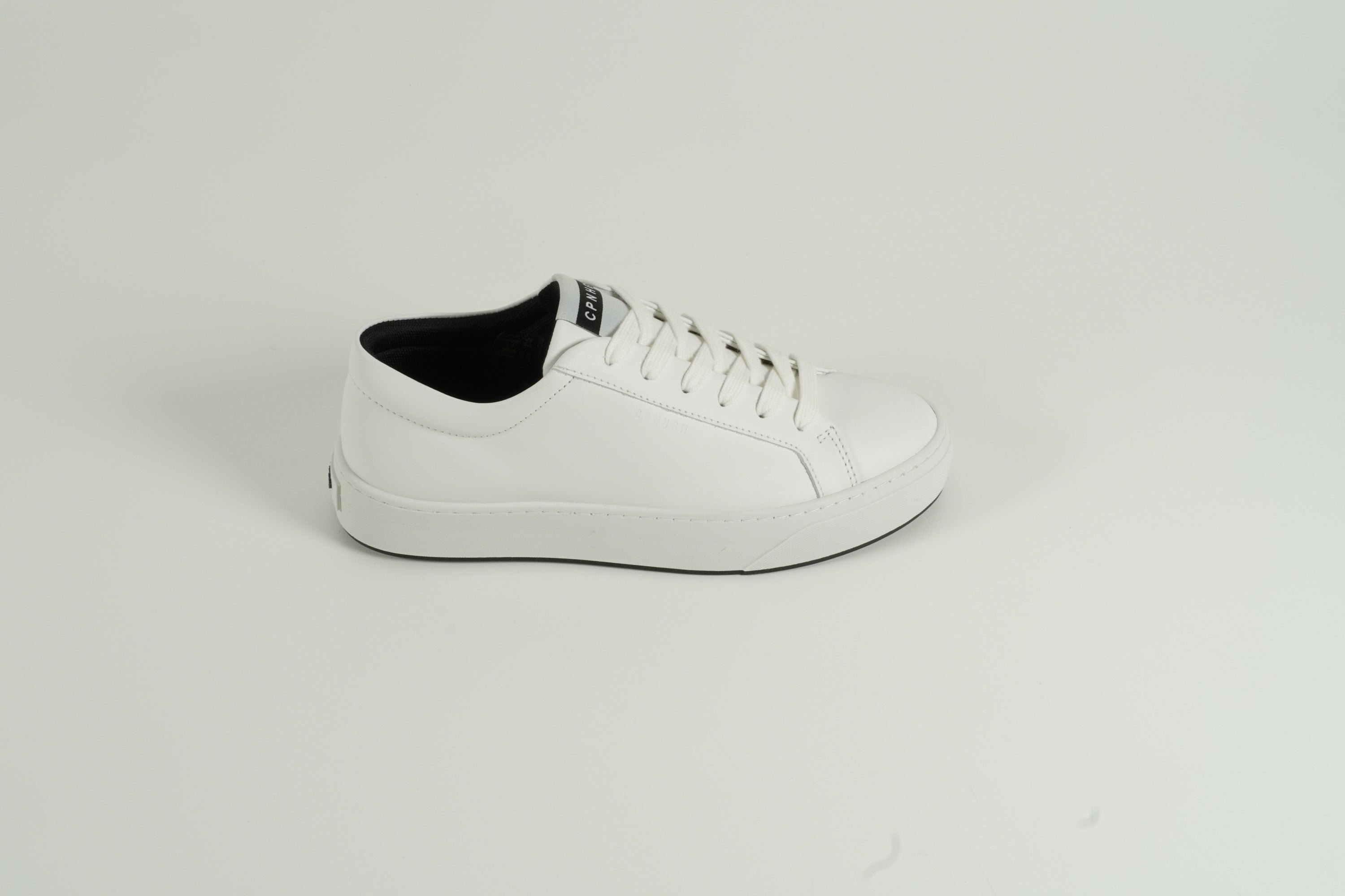 Sneaker White