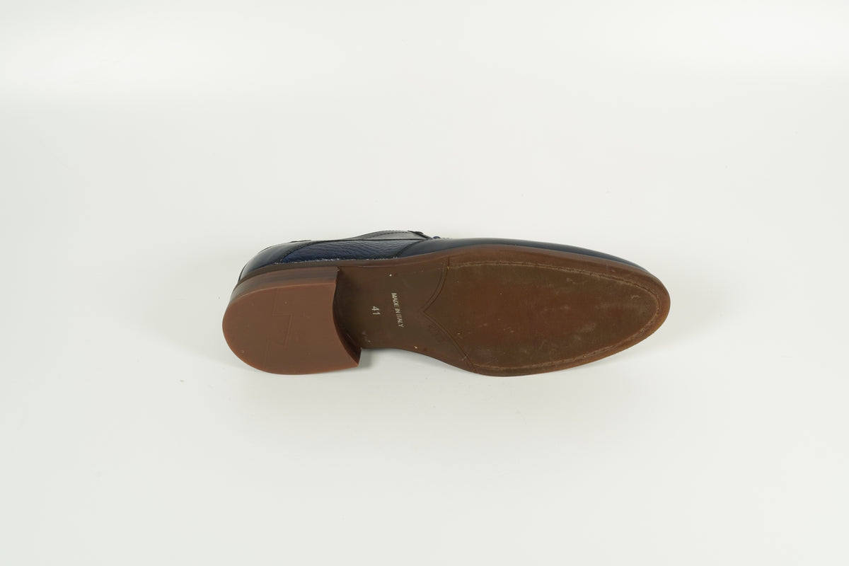 lace-up shoe blue