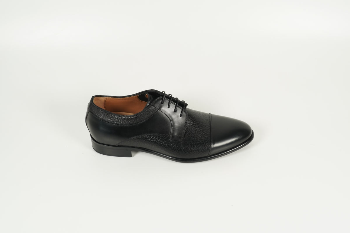 Schnürschuh Schwarz