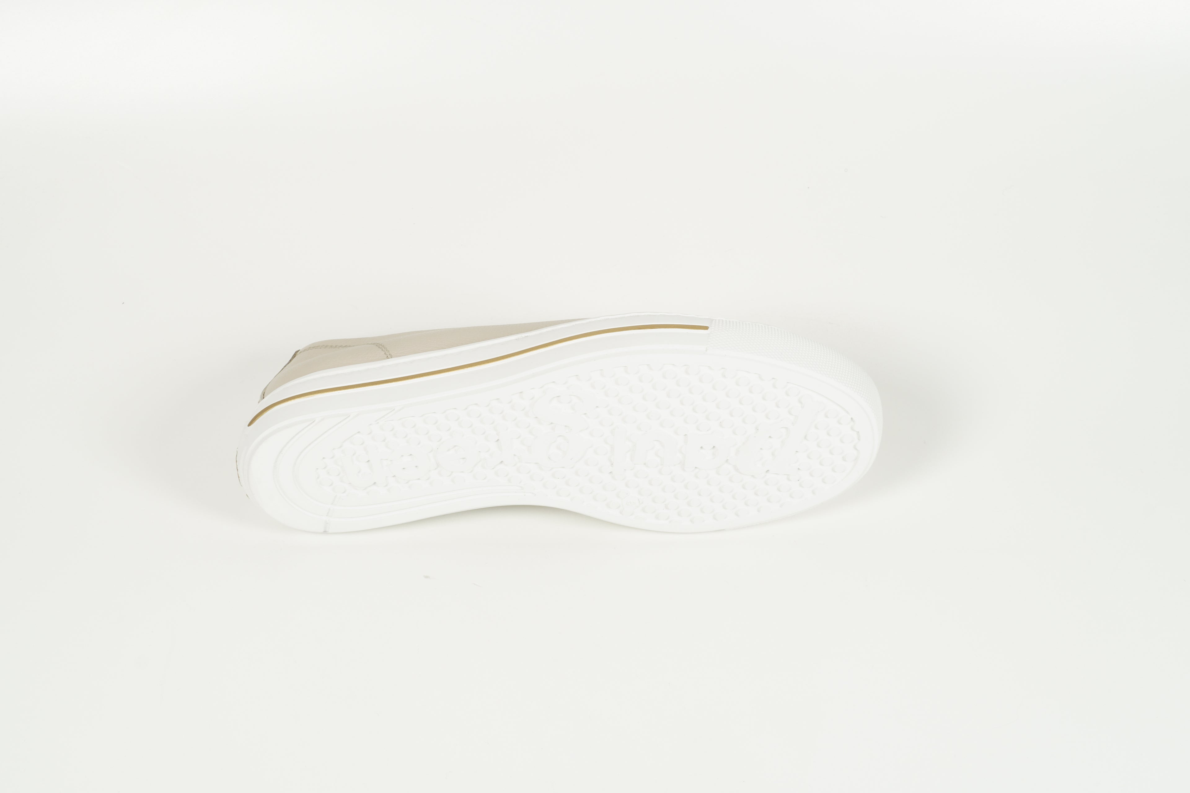 Baskets beiges