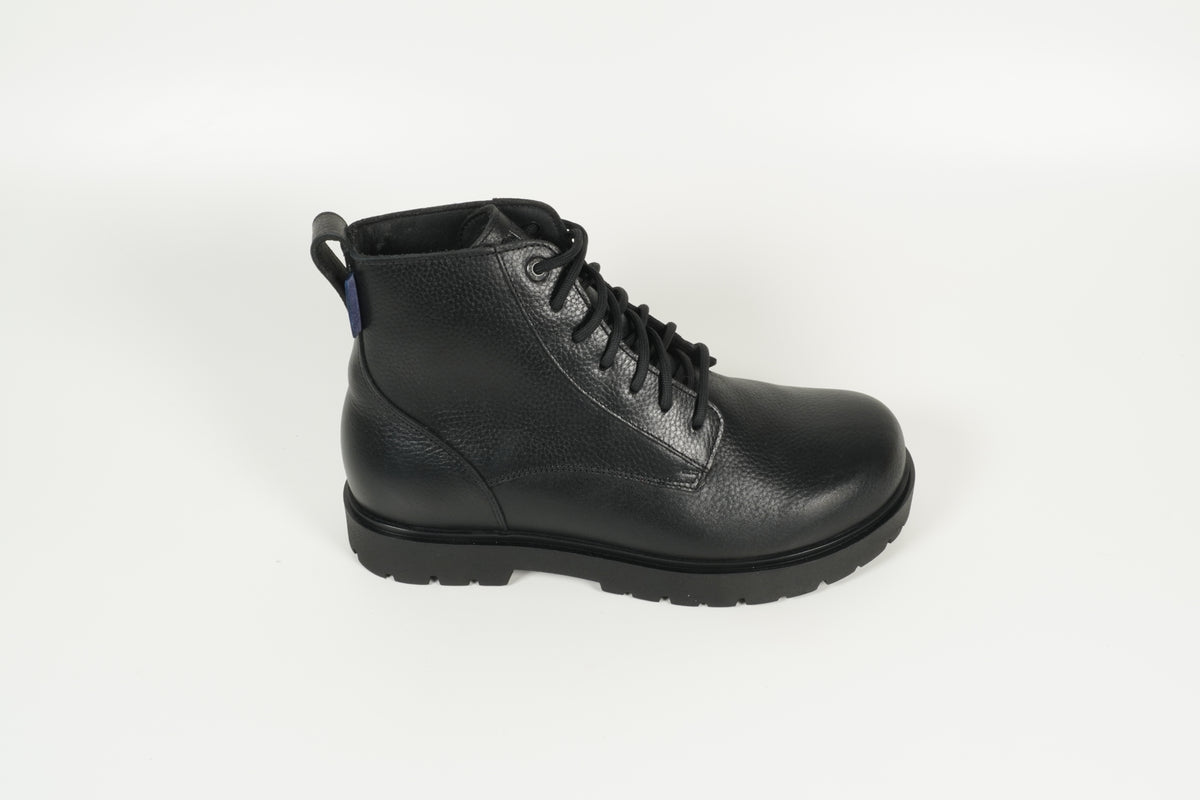 Boot Black