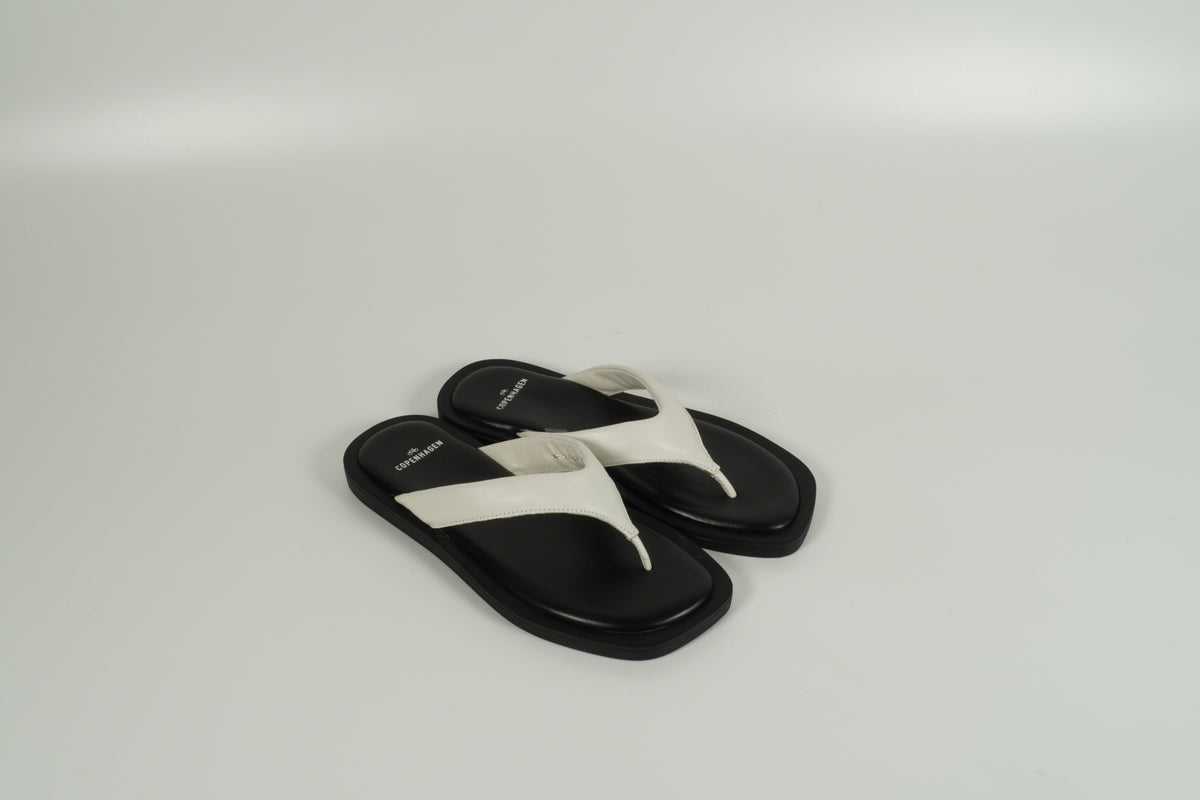 Sandal White