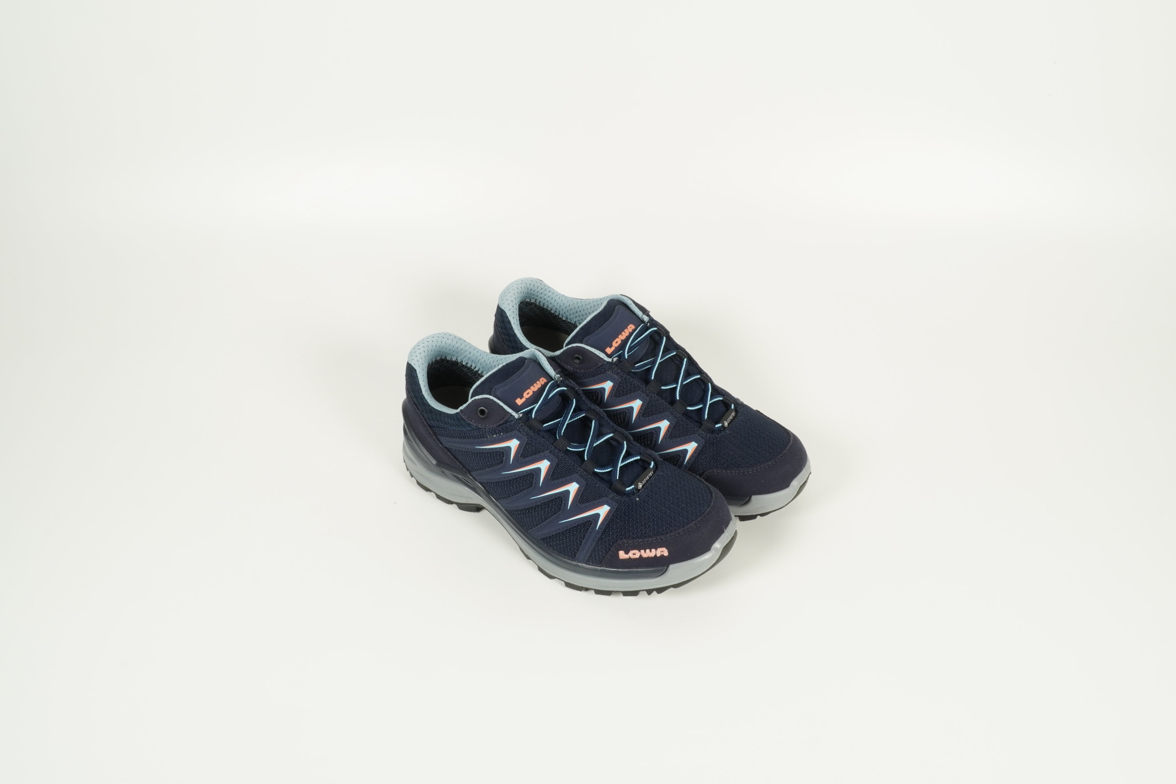 Chaussure à lacets bleue