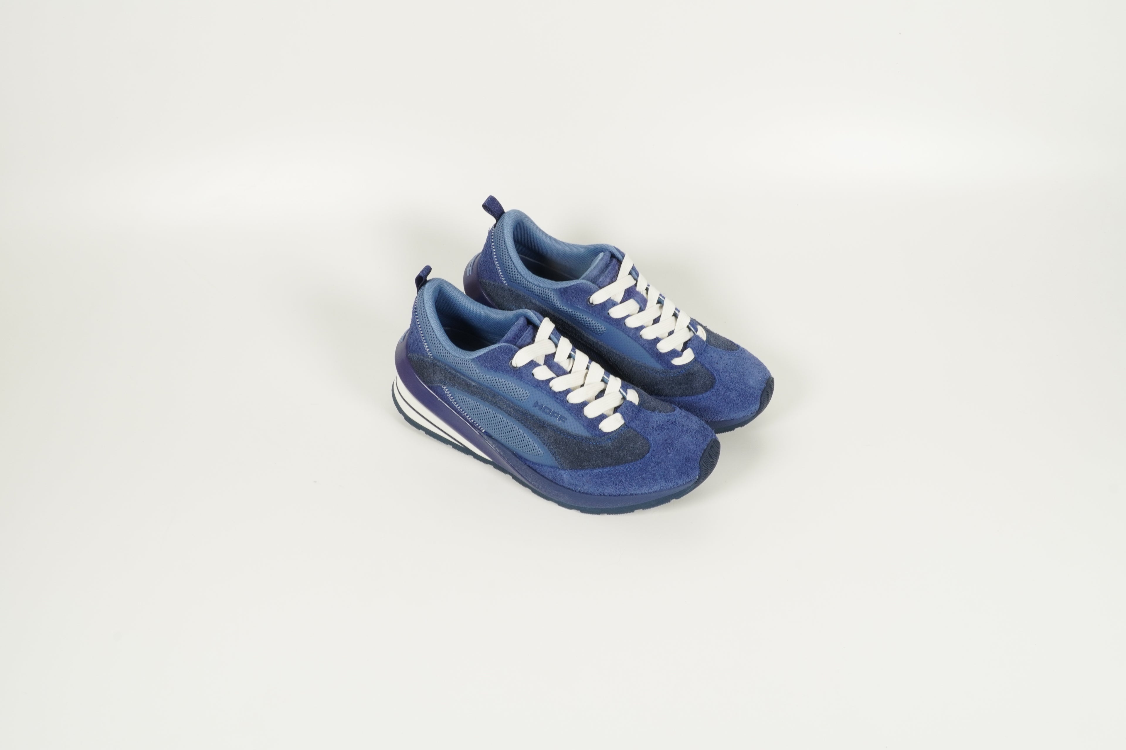 Sneaker Blau