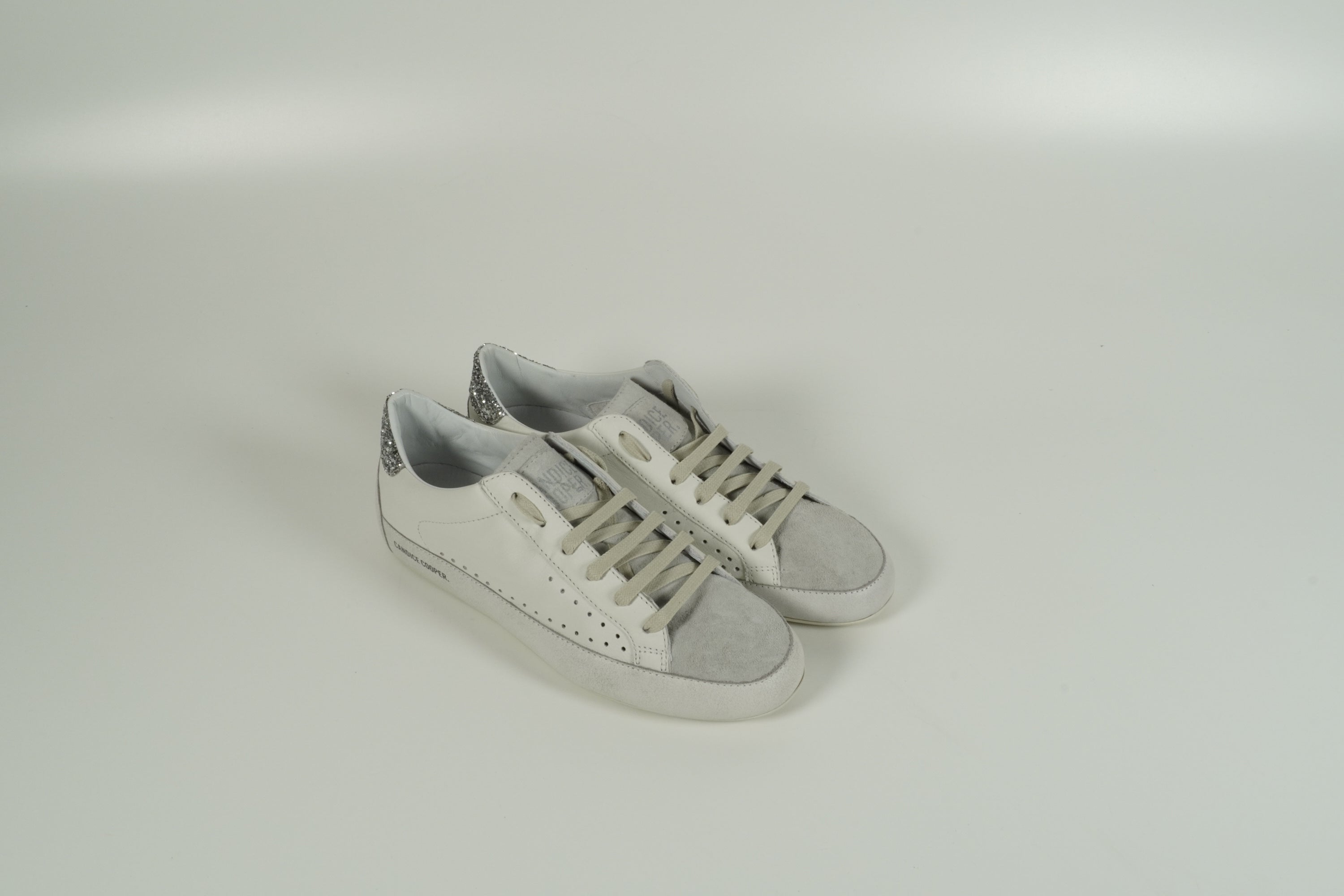 Sneaker White