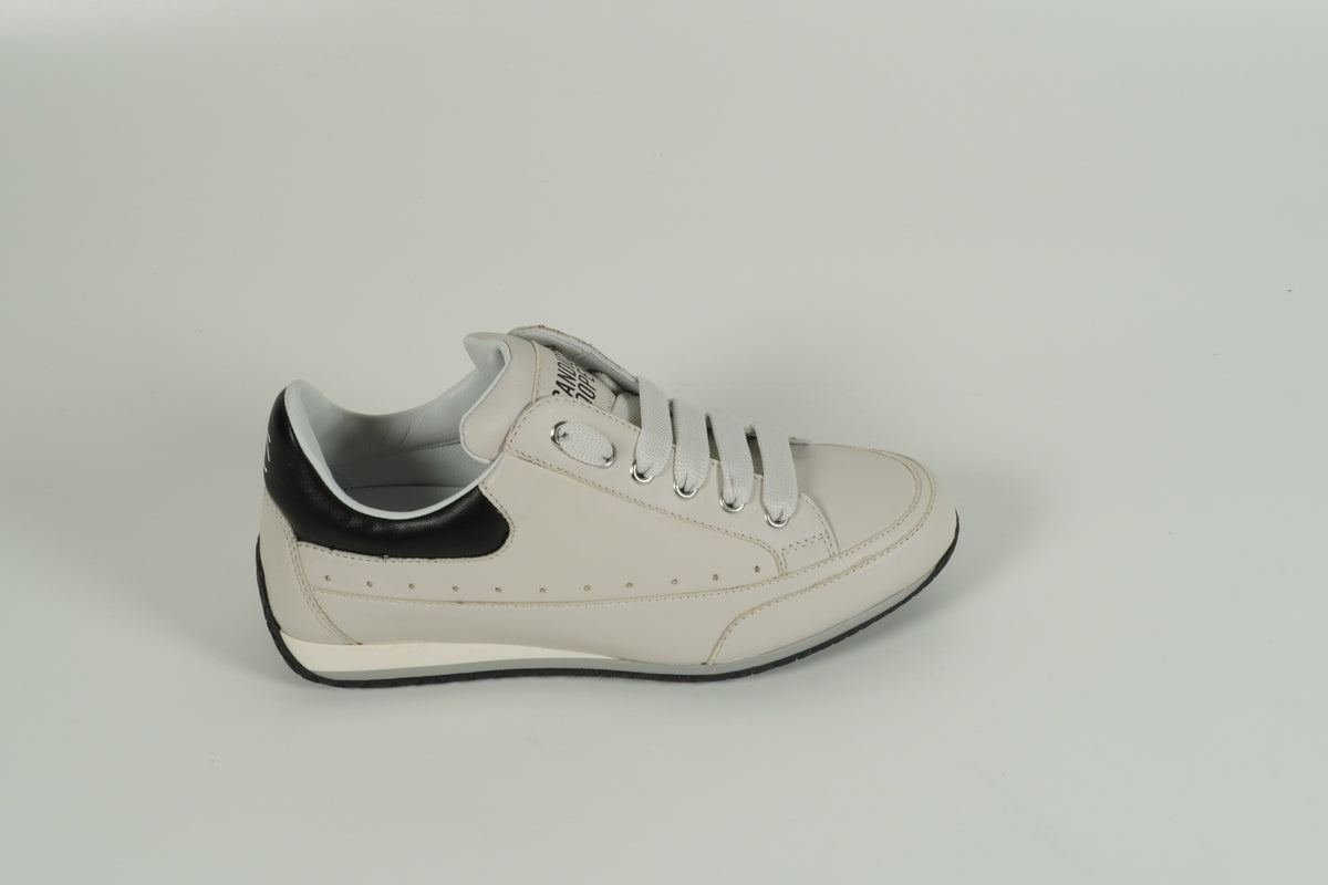 Sneaker White