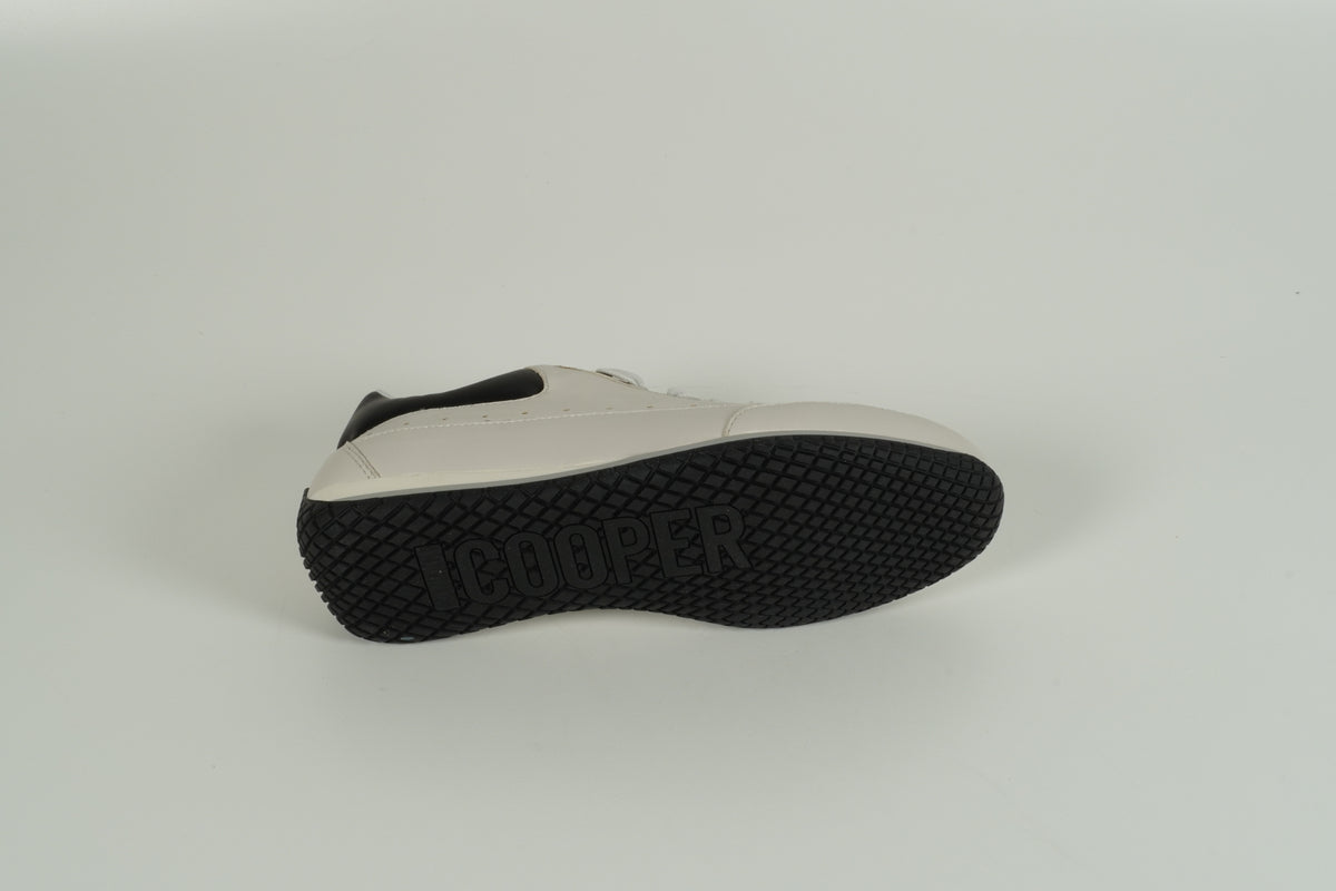 Sneaker White