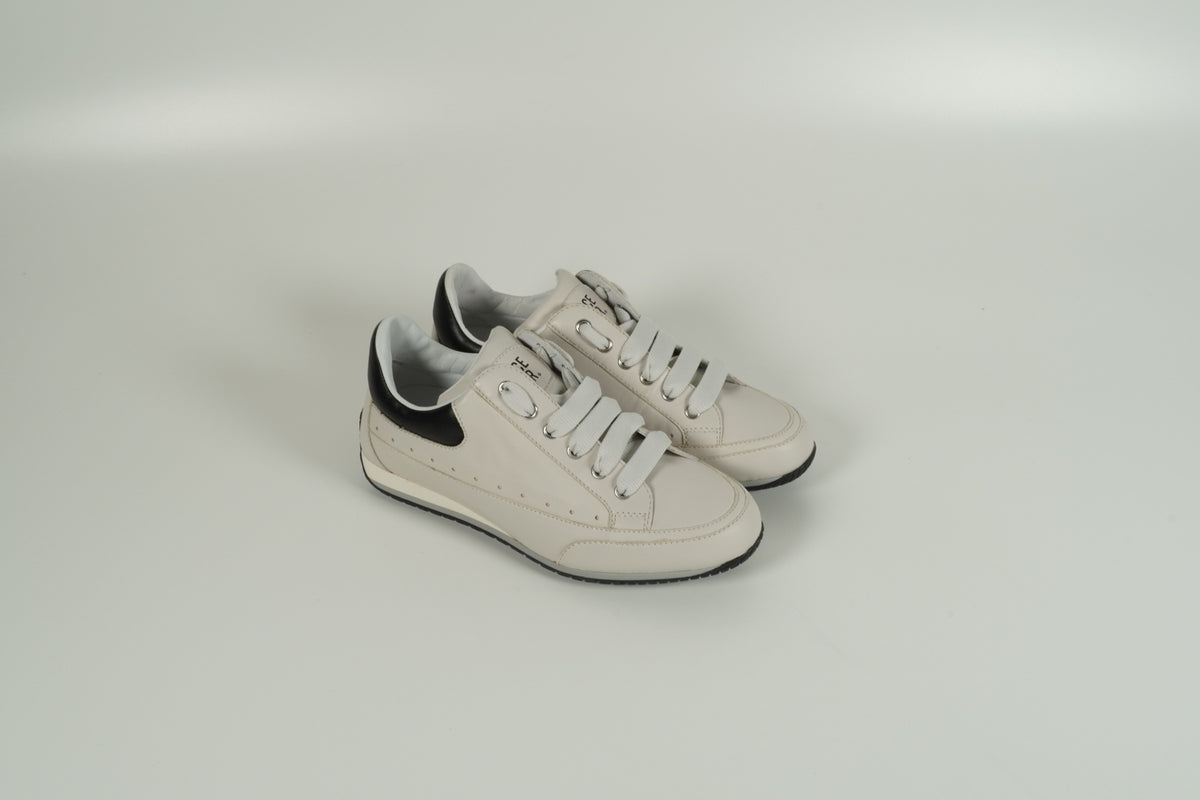 Sneaker White