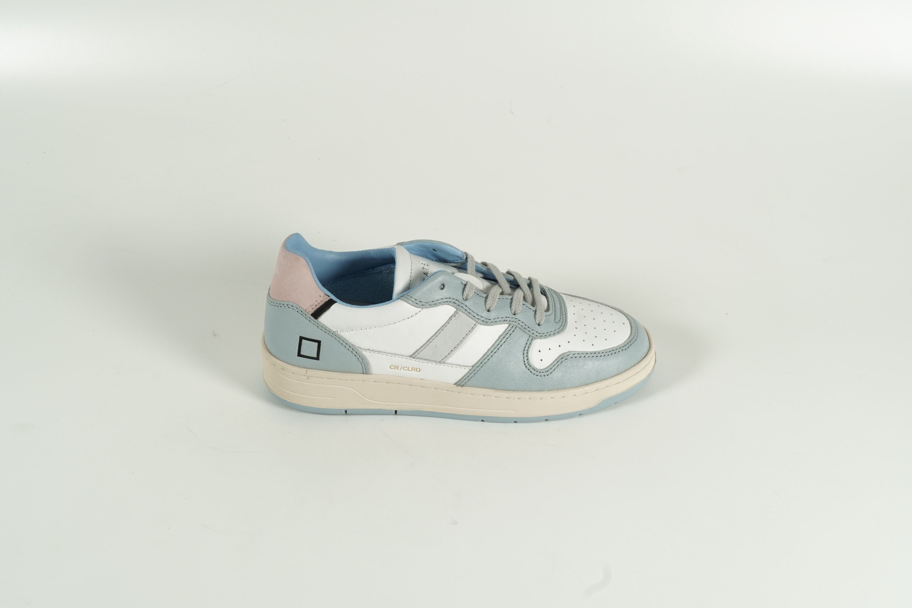 Baskets bleues