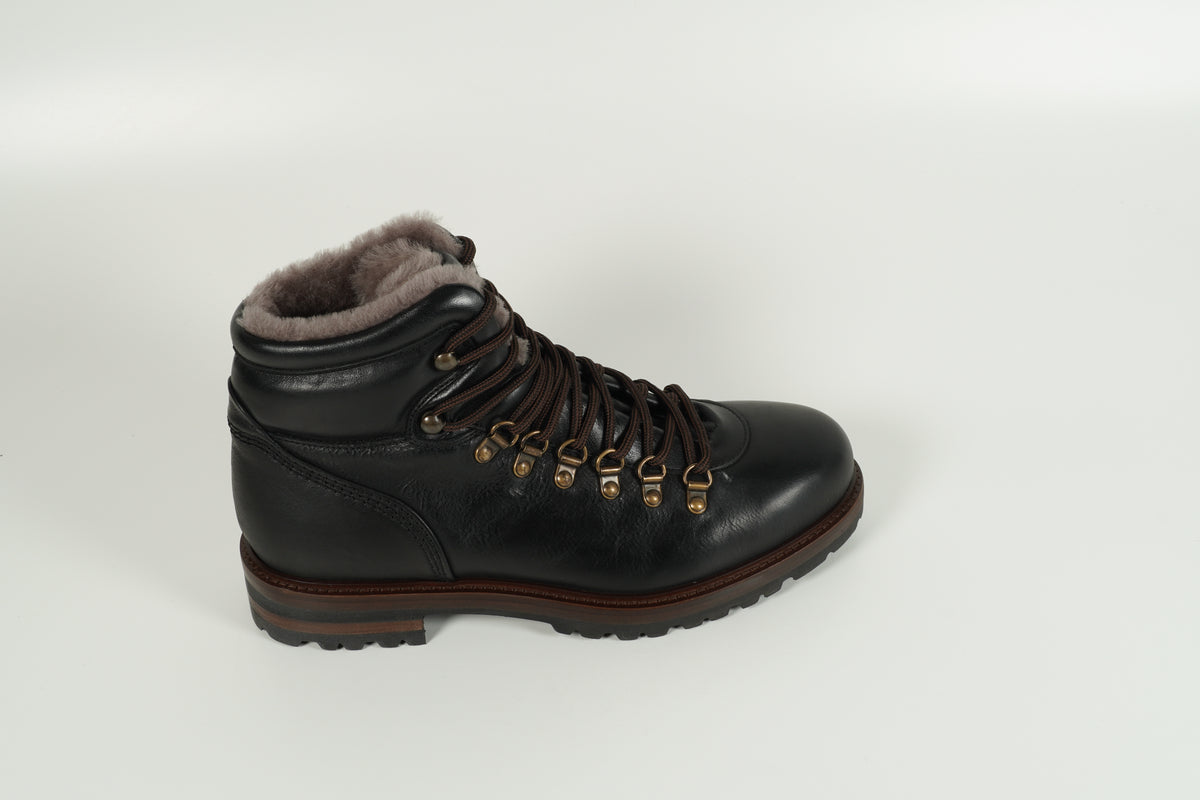 Boot lined black