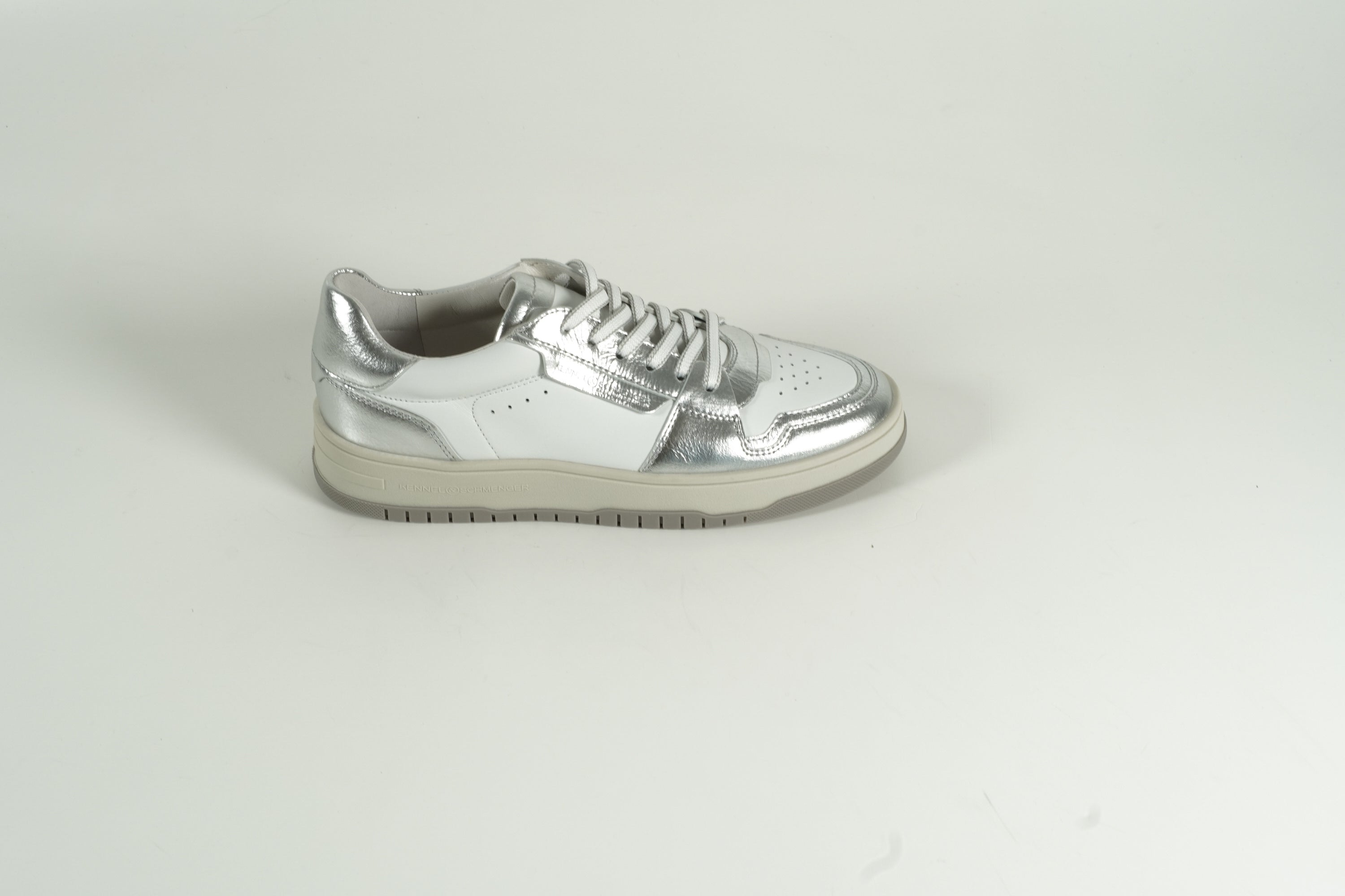 Sneaker Silber