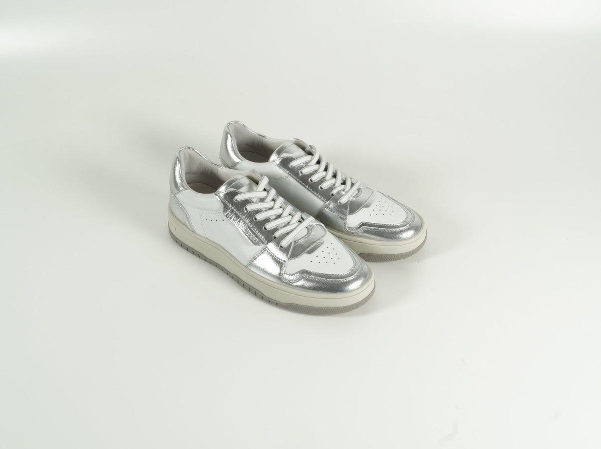 Sneaker Silber