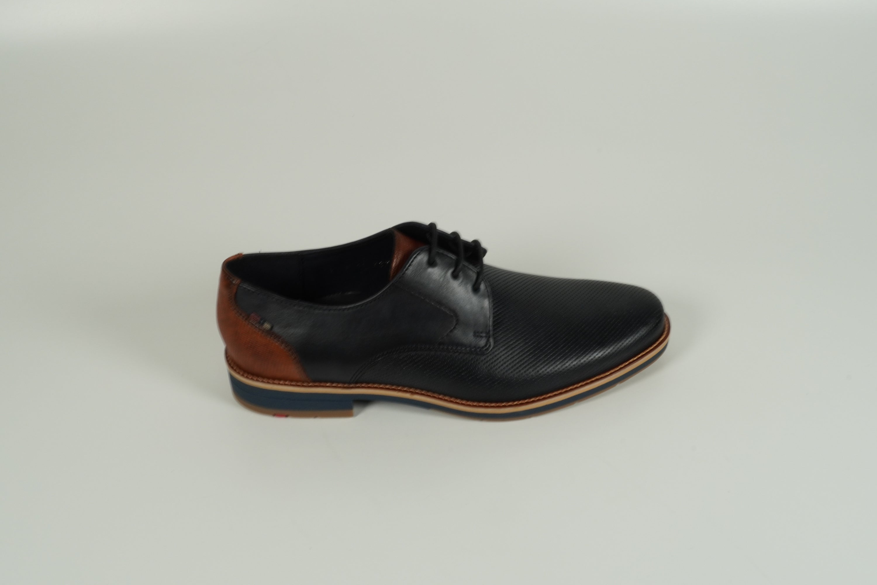 Chaussure à lacets bleue