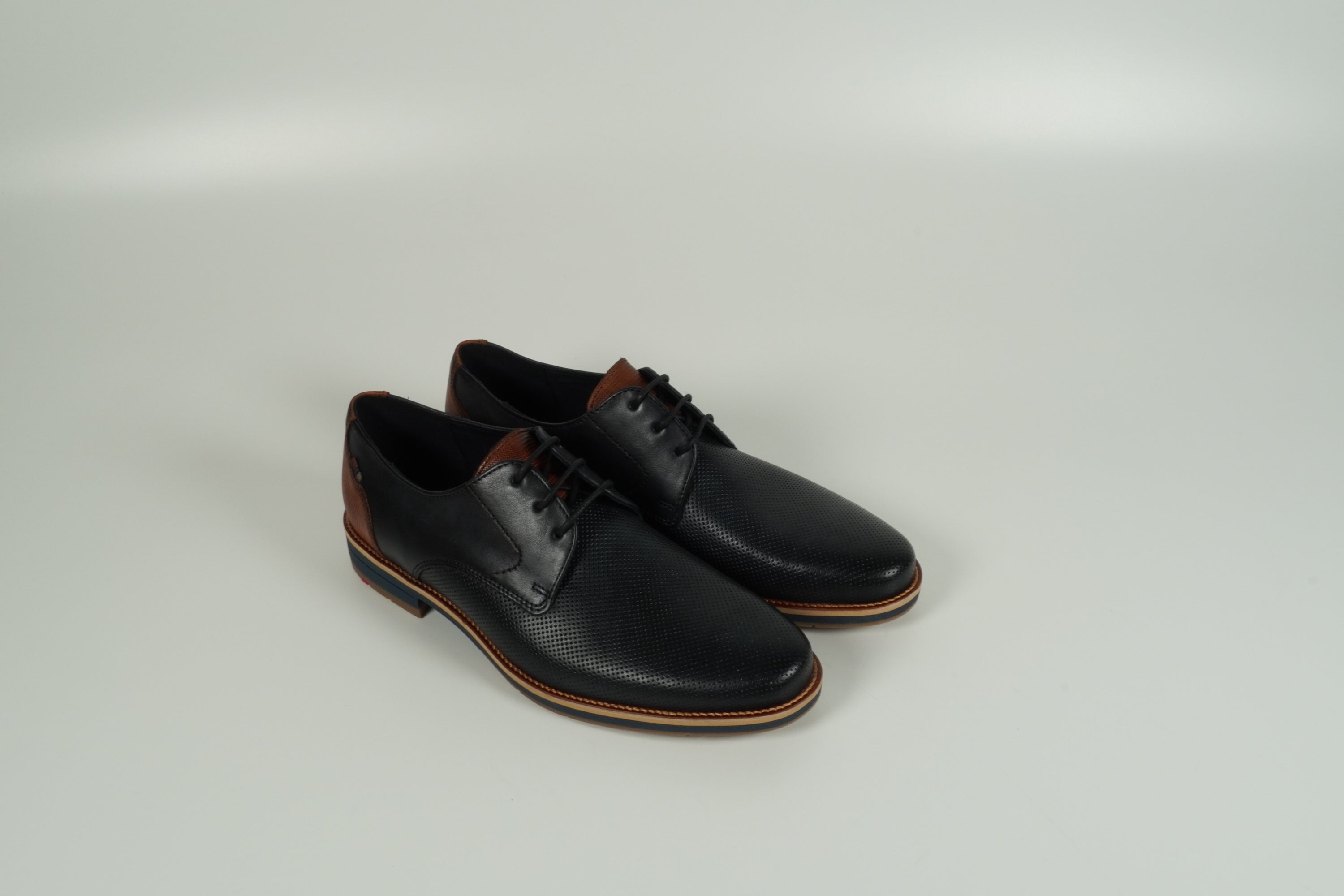 Chaussure à lacets bleue