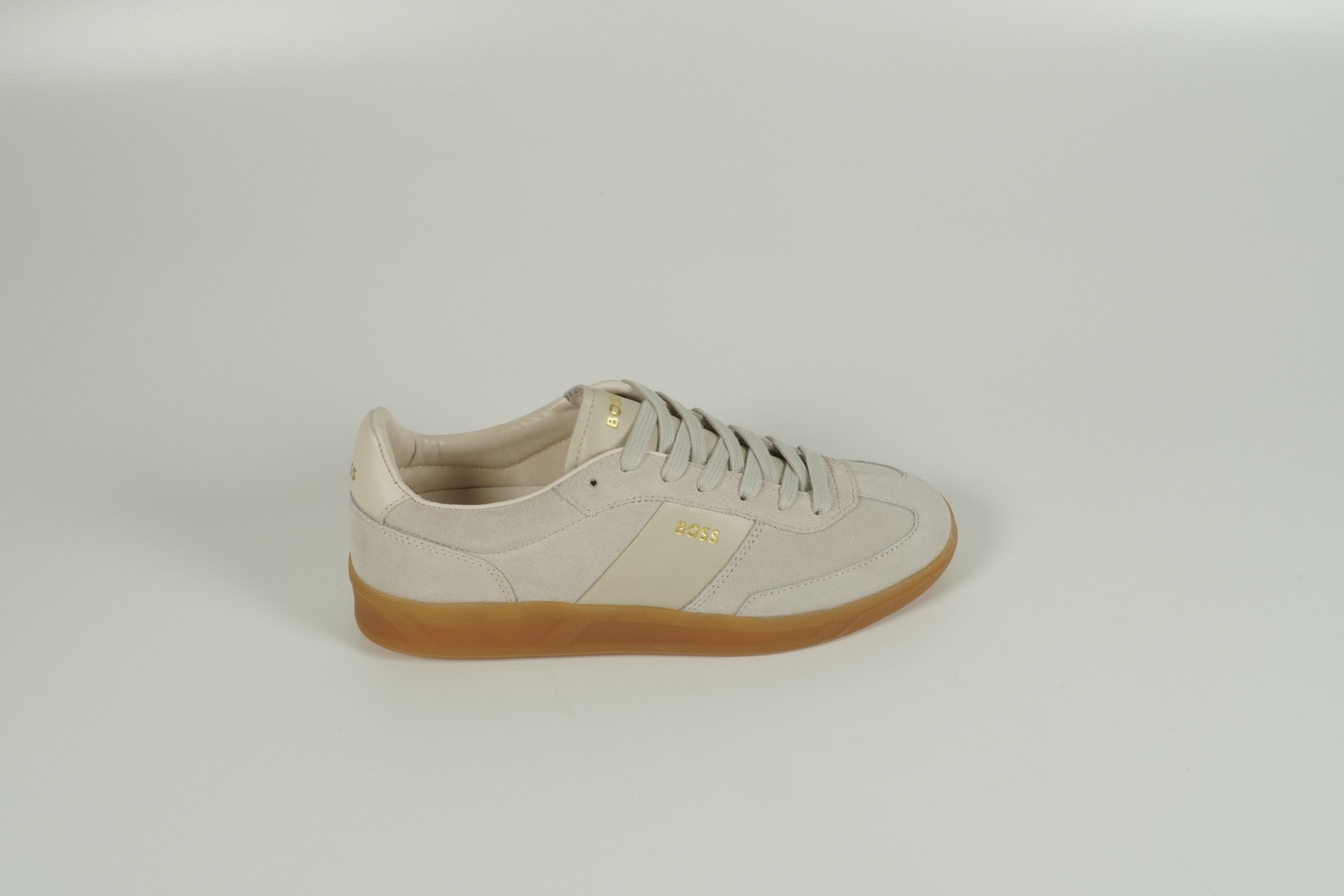 Baskets grises