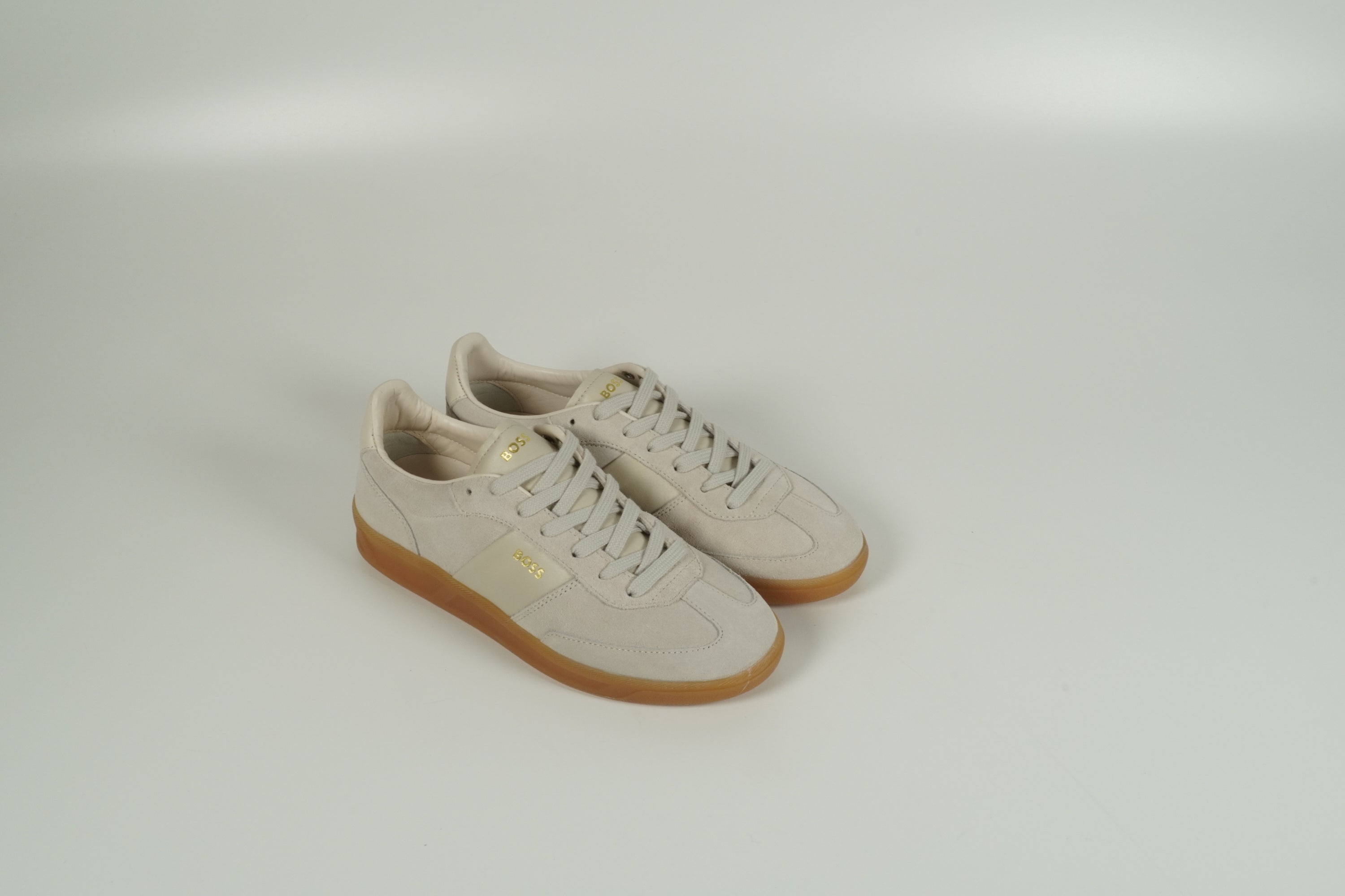 Baskets grises