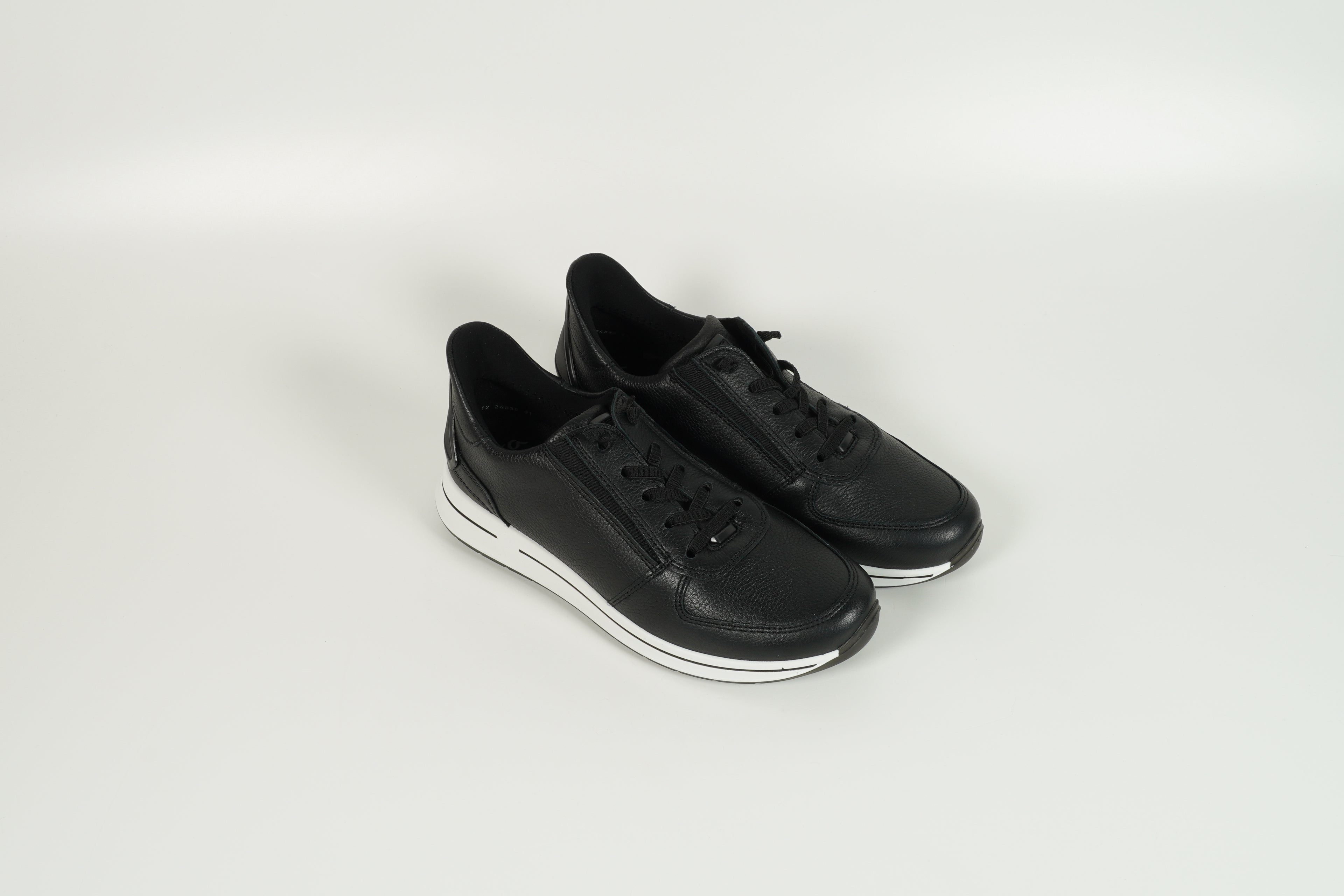 Sneaker Schwarz