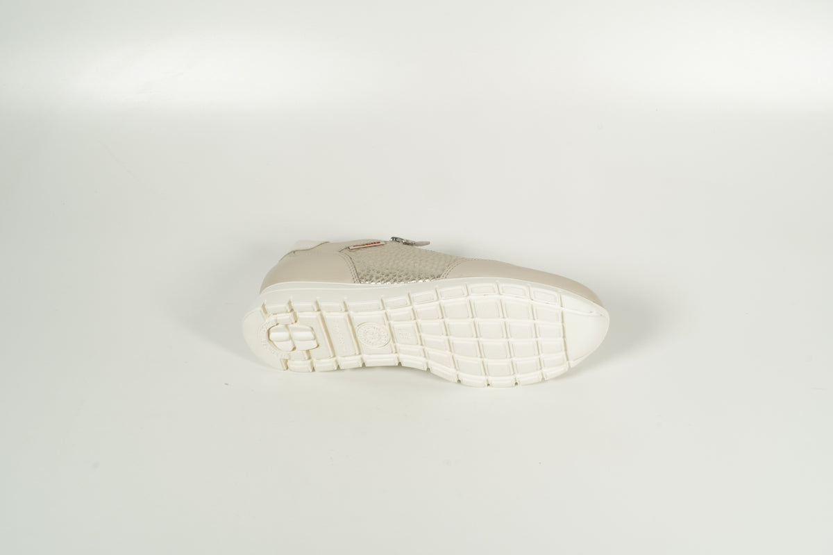Baskets beiges