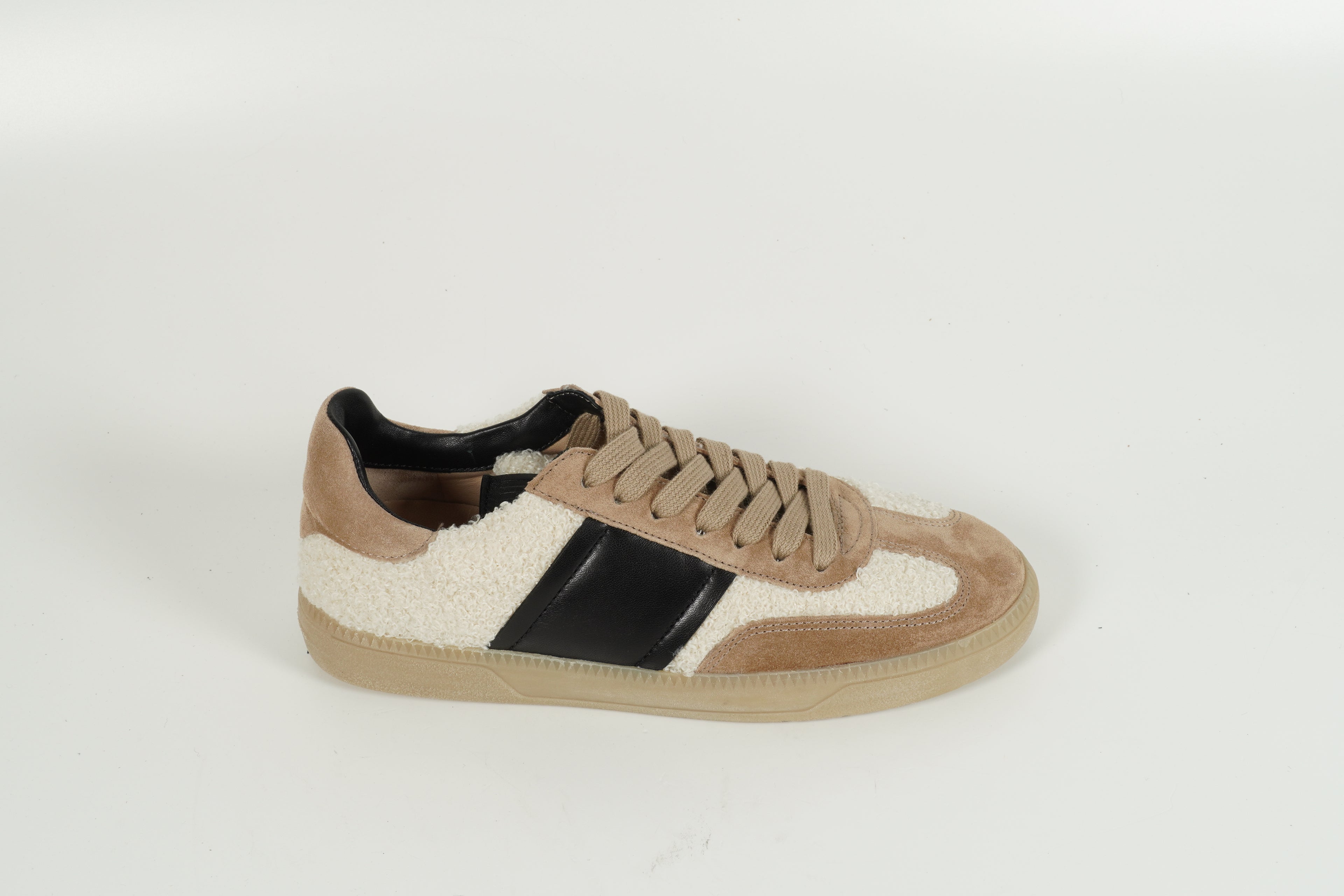 Baskets beiges
