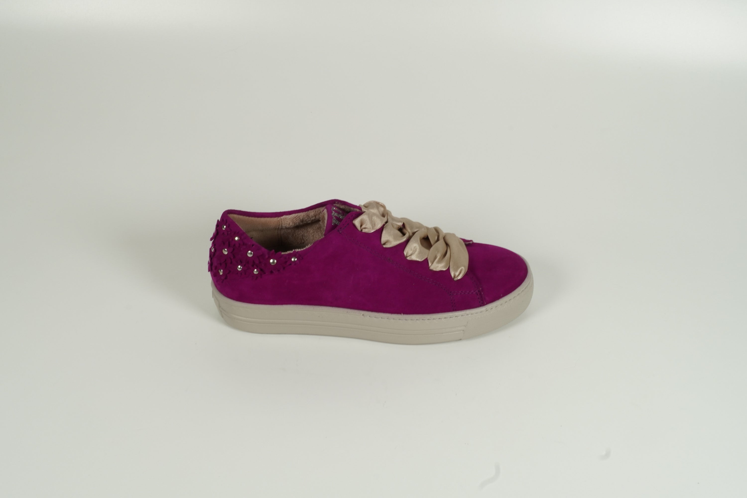 Baskets violettes